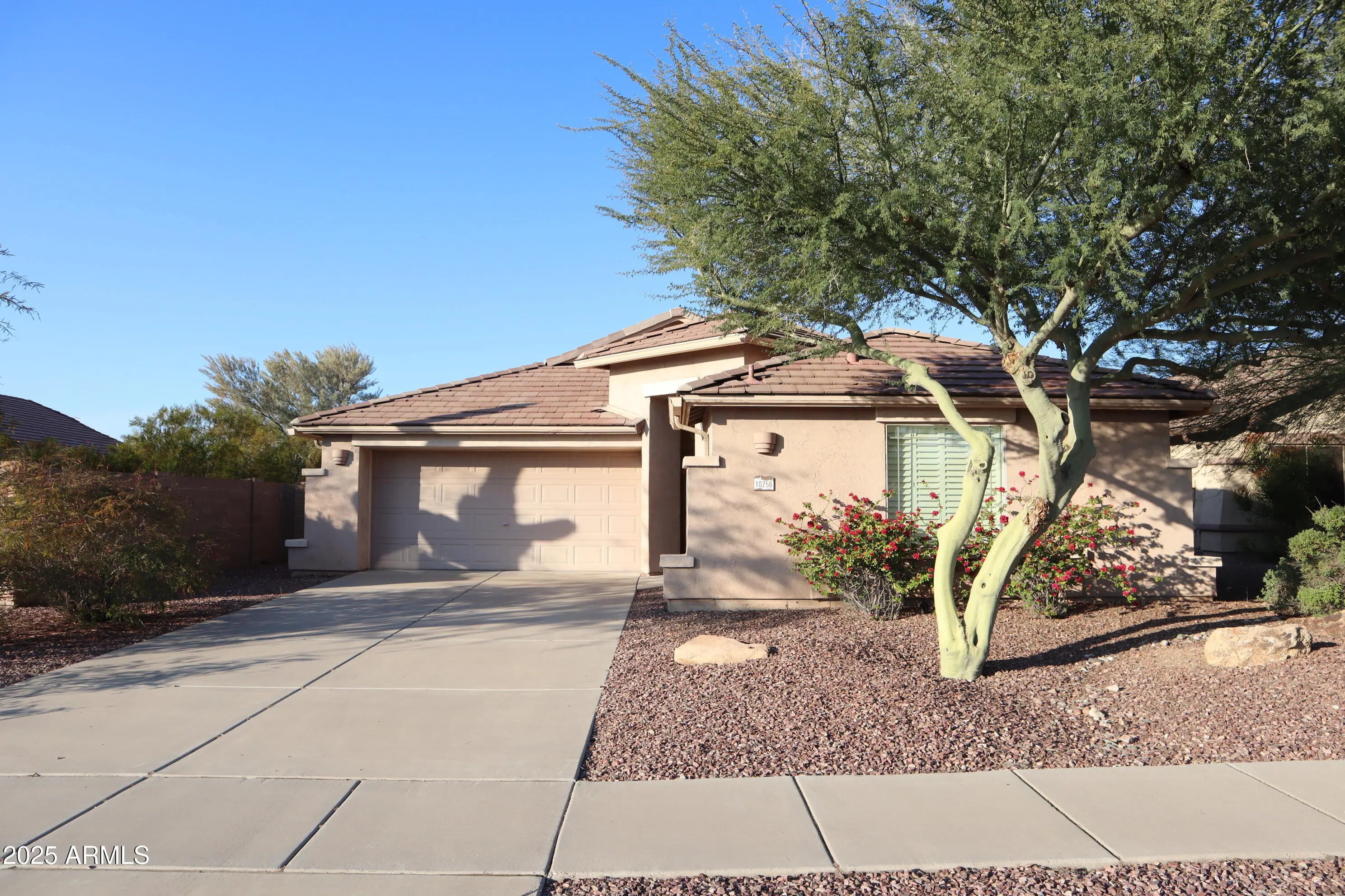 Photo of Listing #6876374