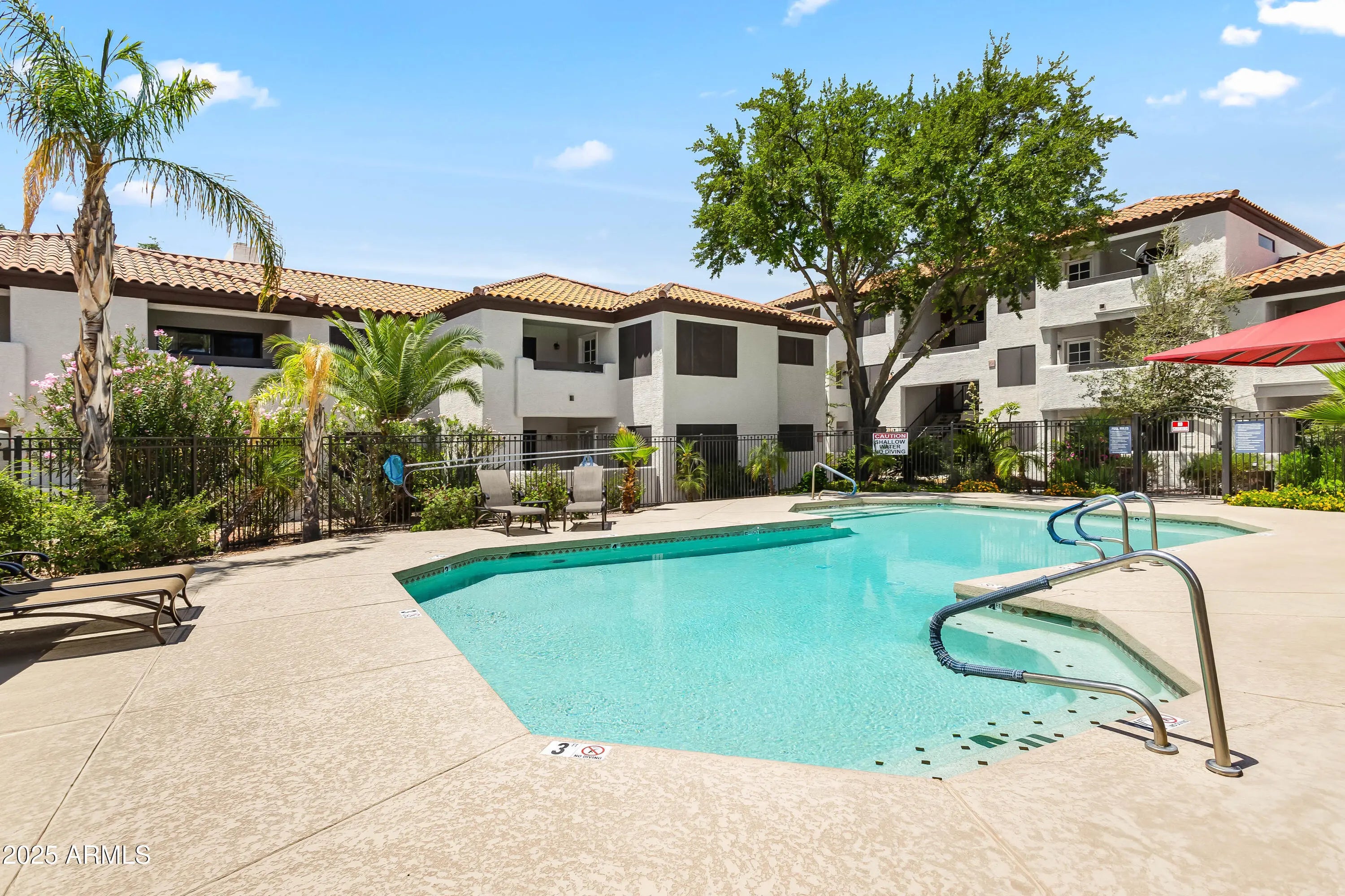 Photo of Listing #6873298