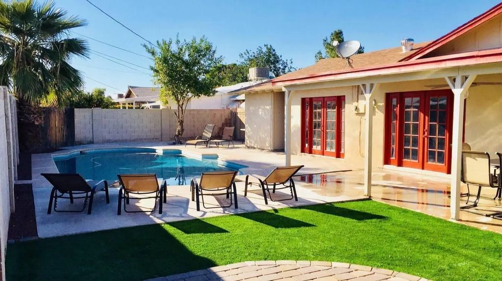 8447 E Sheridan Street, Scottsdale