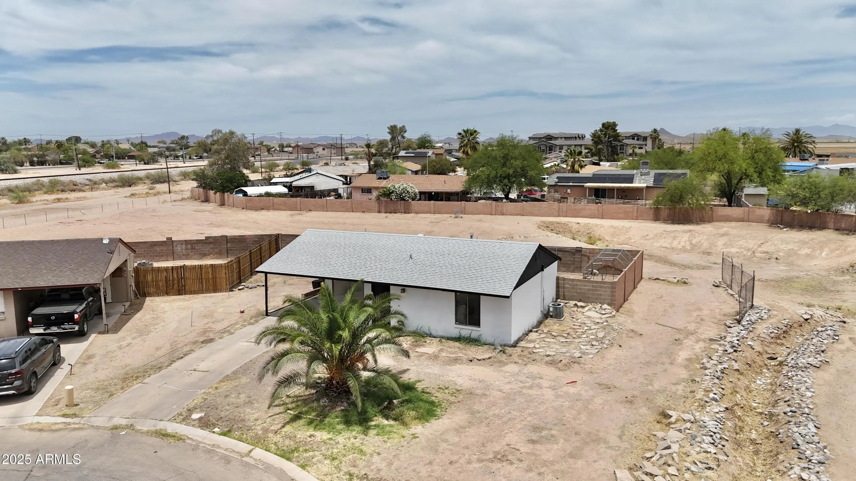 Photo of Listing #6872052