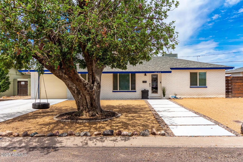 3038 E Avalon Drive, Phoenix