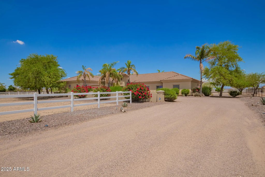 25614 W Melanie Drive, Wittmann