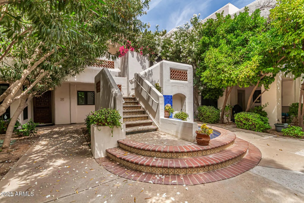 5200 S Lakeshore Drive (unit 206), Tempe
