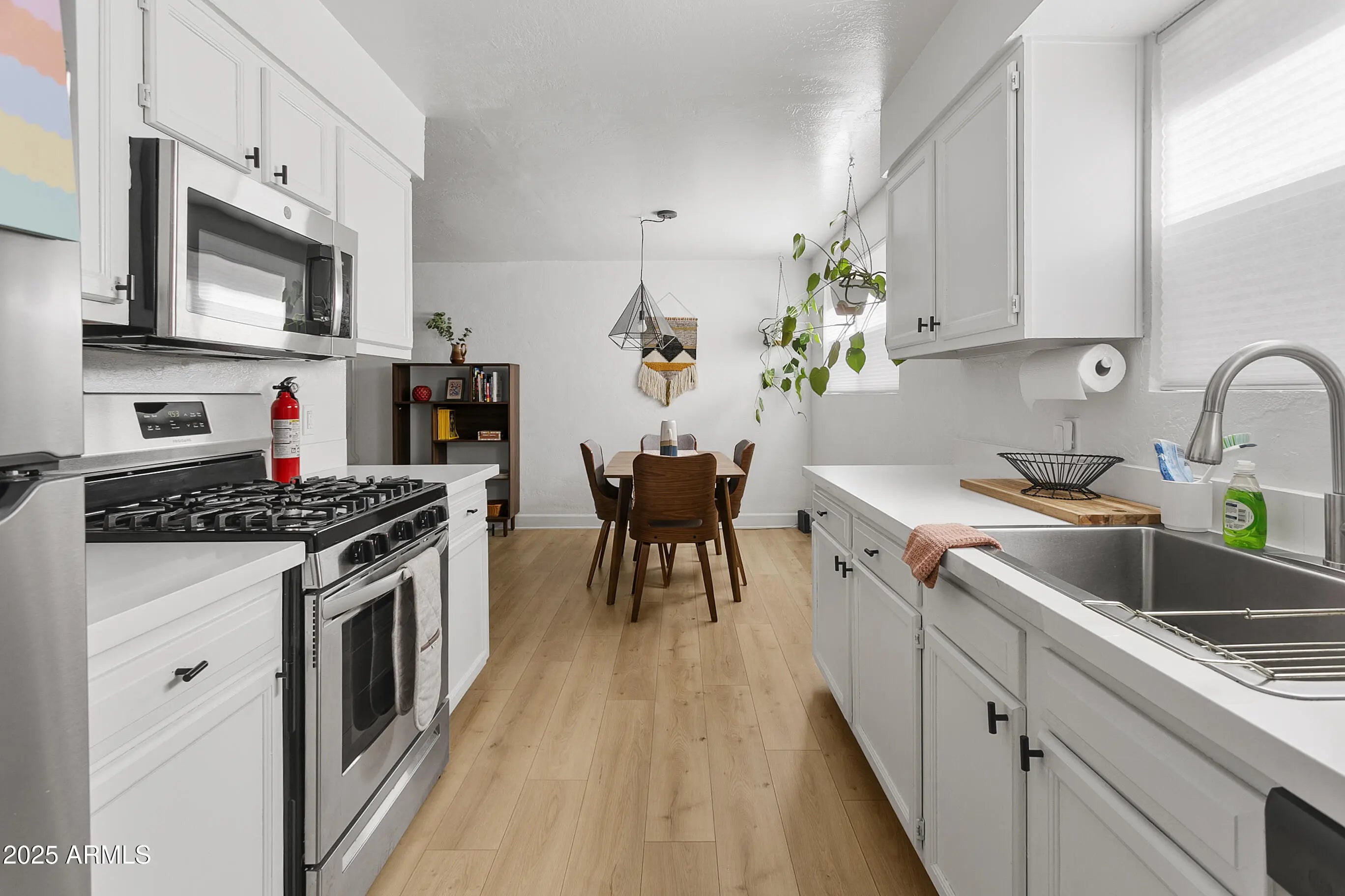 Photo of Listing #6873092