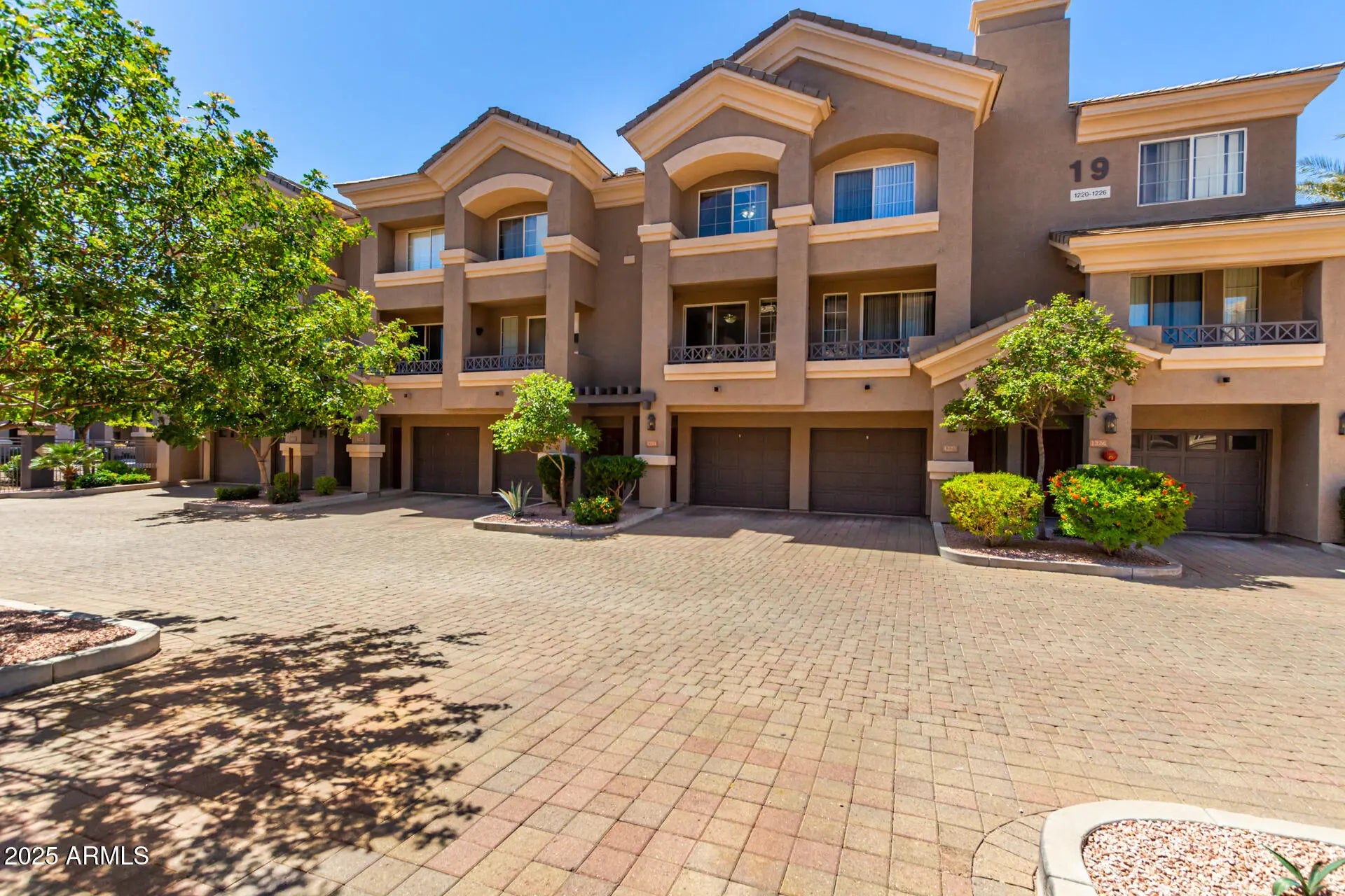 Photo of Listing #6876574