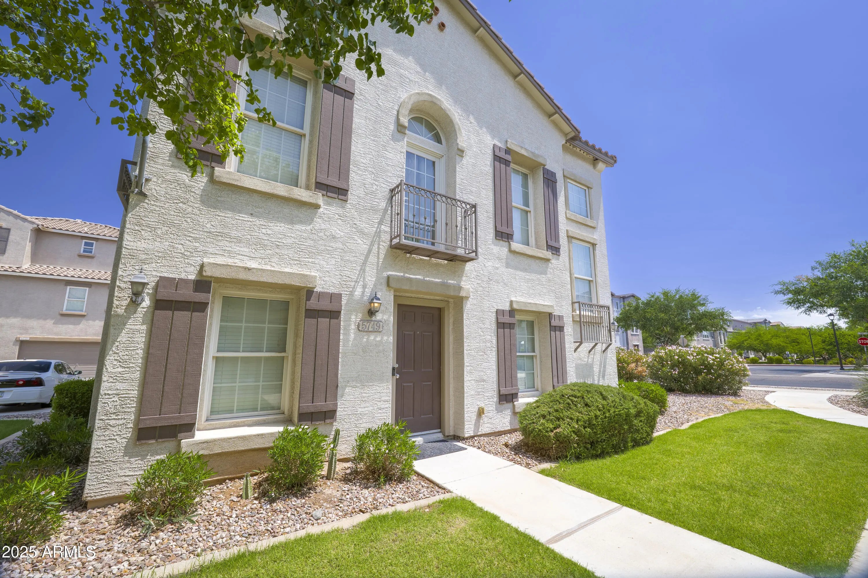 Photo of Listing #6876301