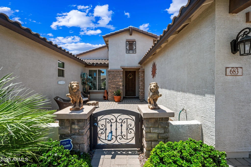 683 W Honey Locust Avenue, Queen Creek