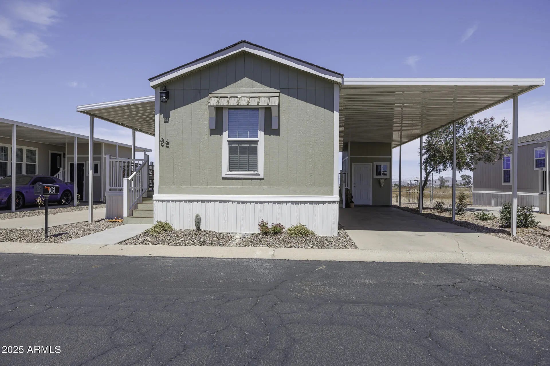 Photo of Listing #6878302