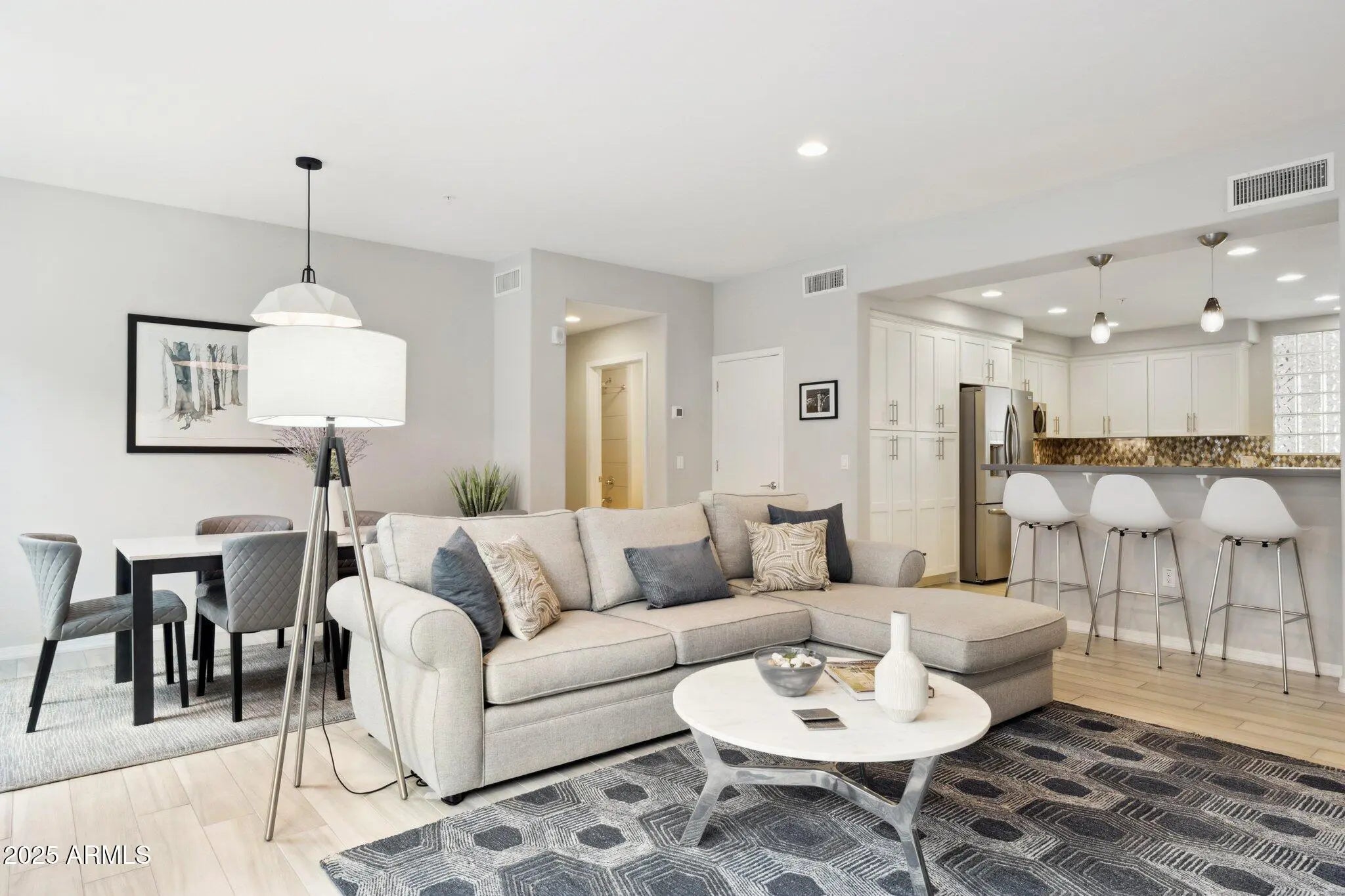 Photo of Listing #6876790