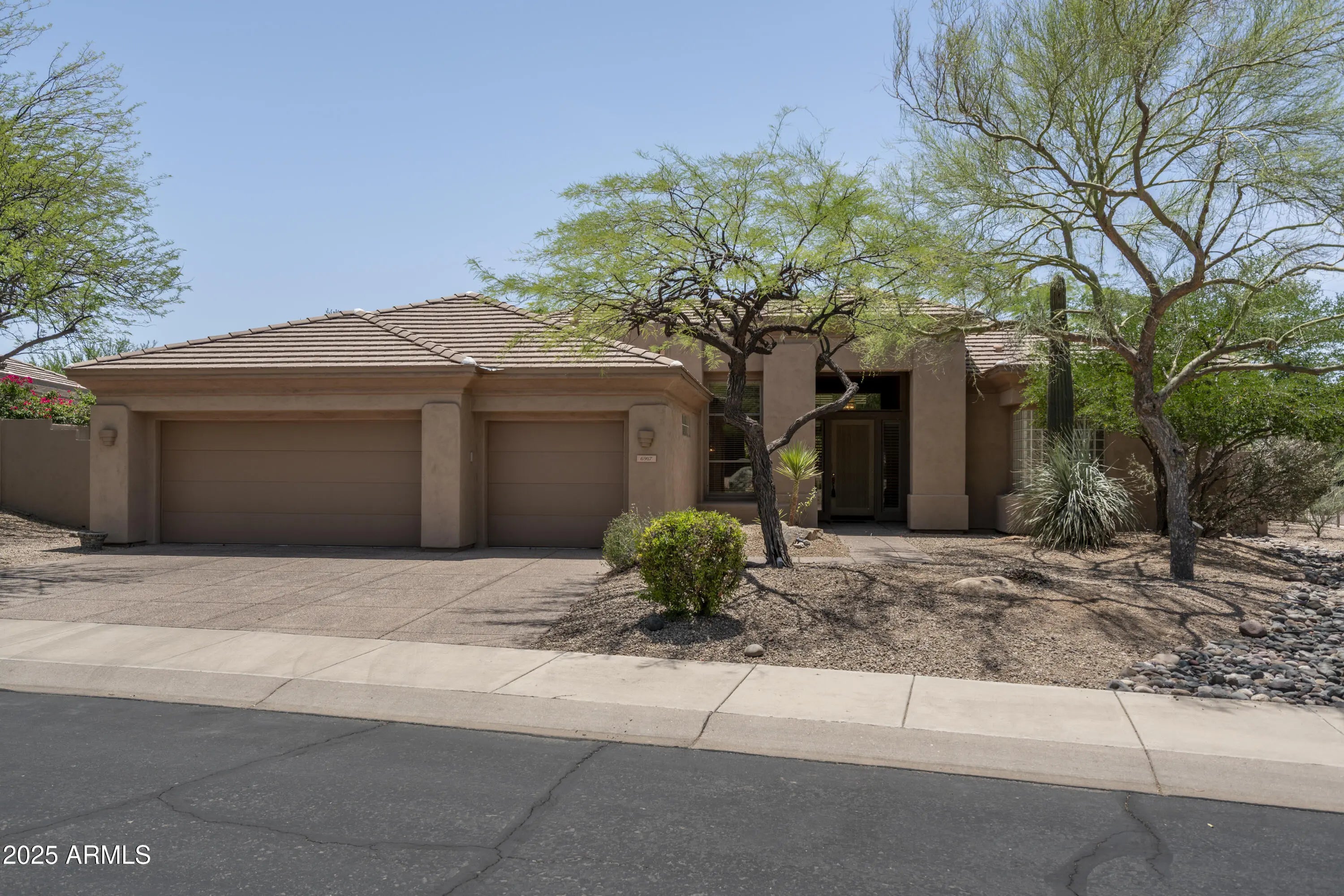 Photo of Listing #6876443