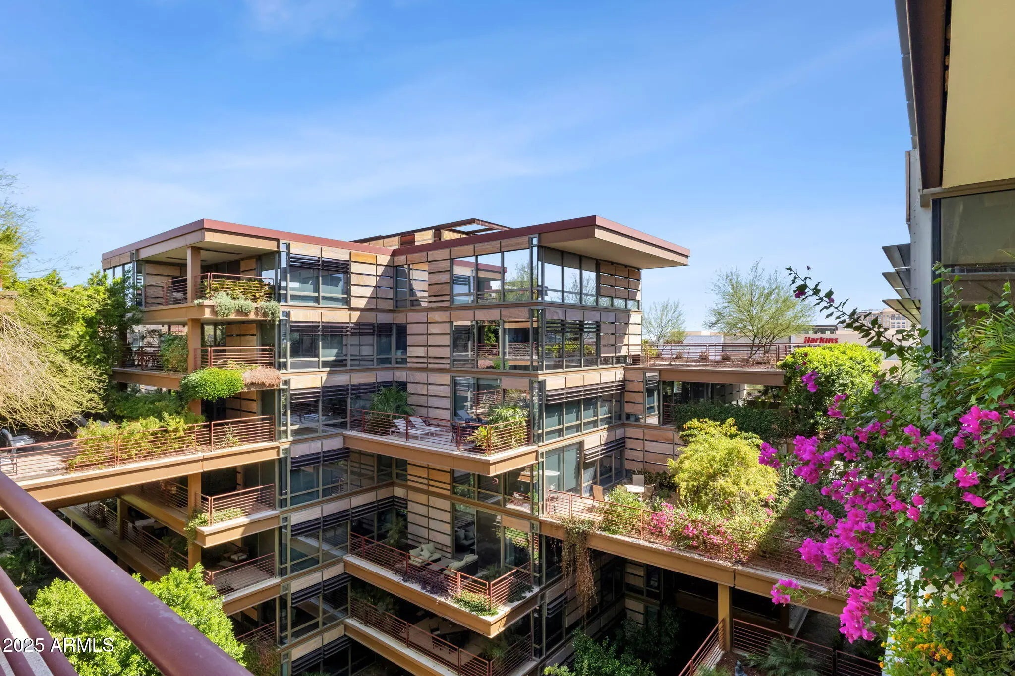 Photo of Listing #6874939