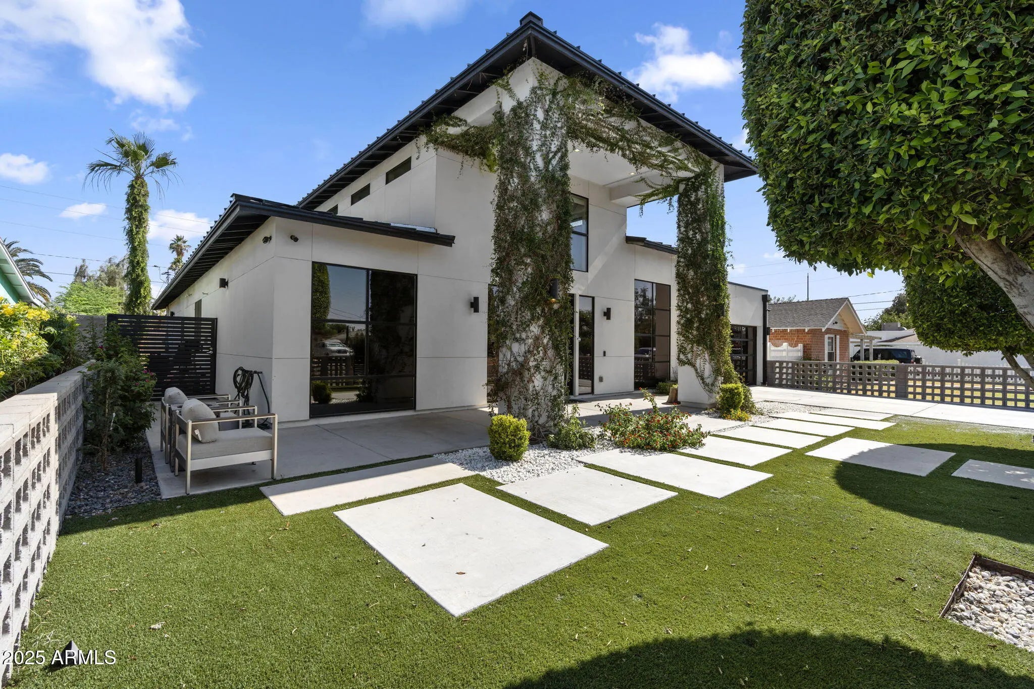 Photo of Listing #6879138