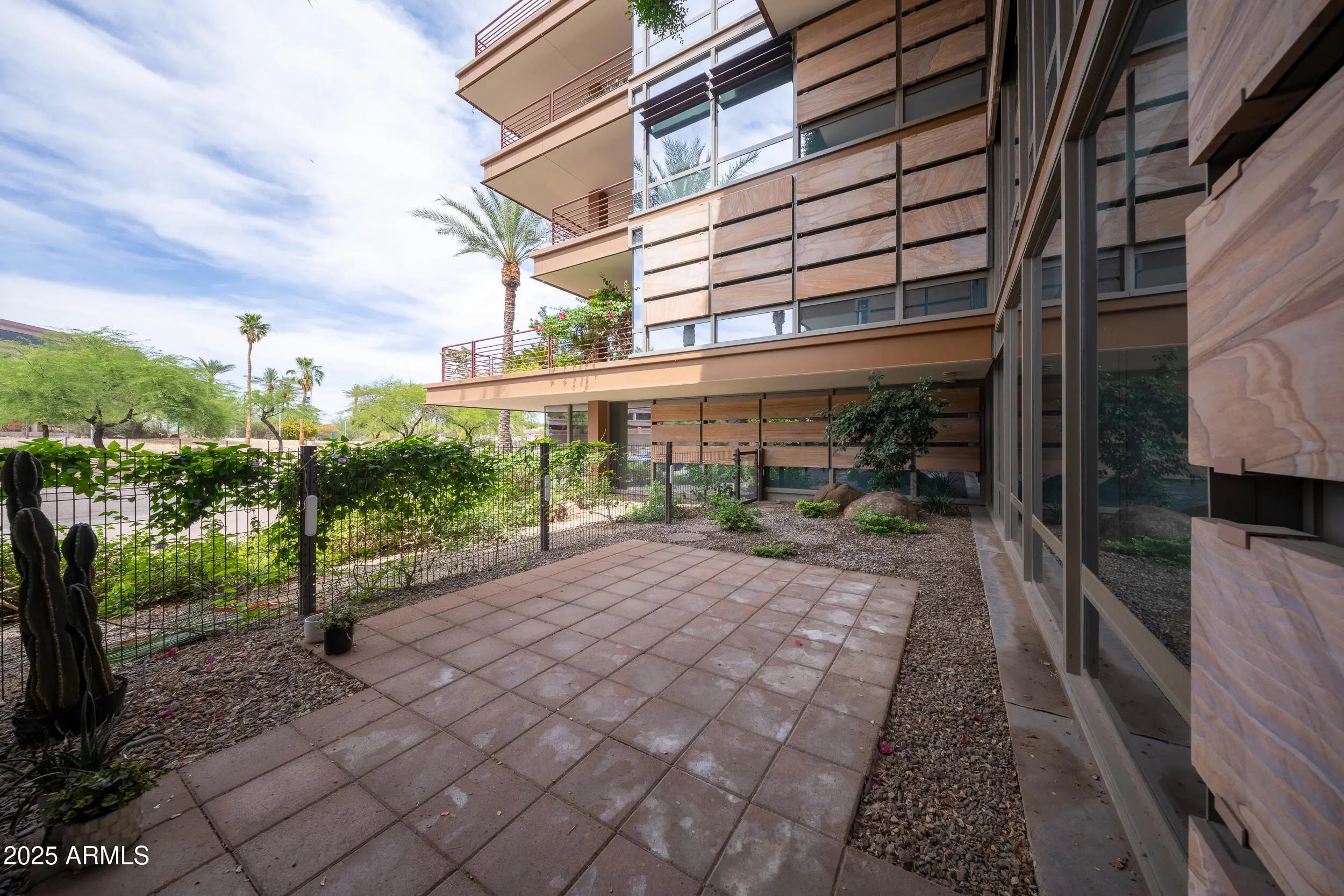 Photo of Listing #6876793