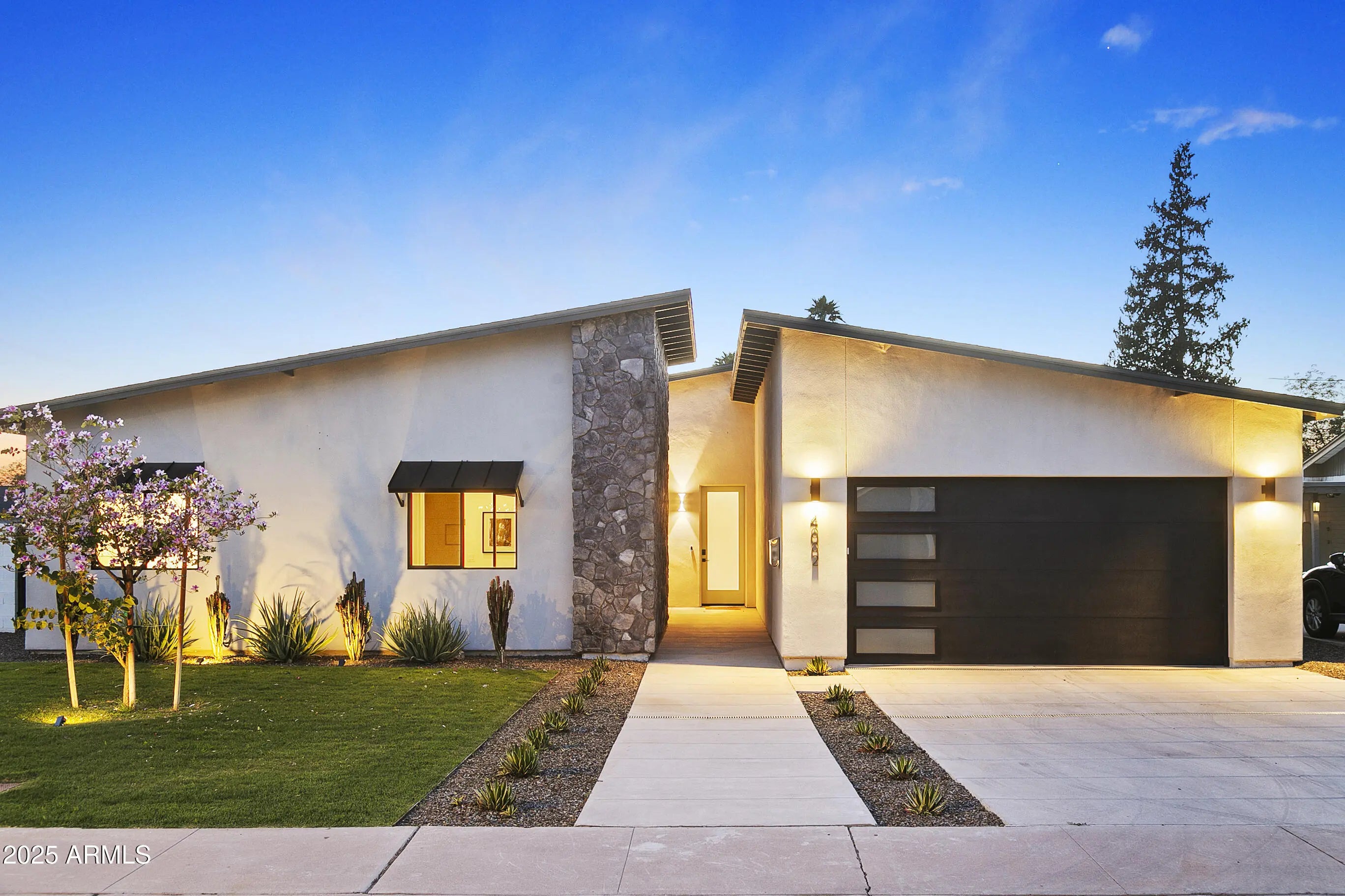 Photo of Listing #6875850