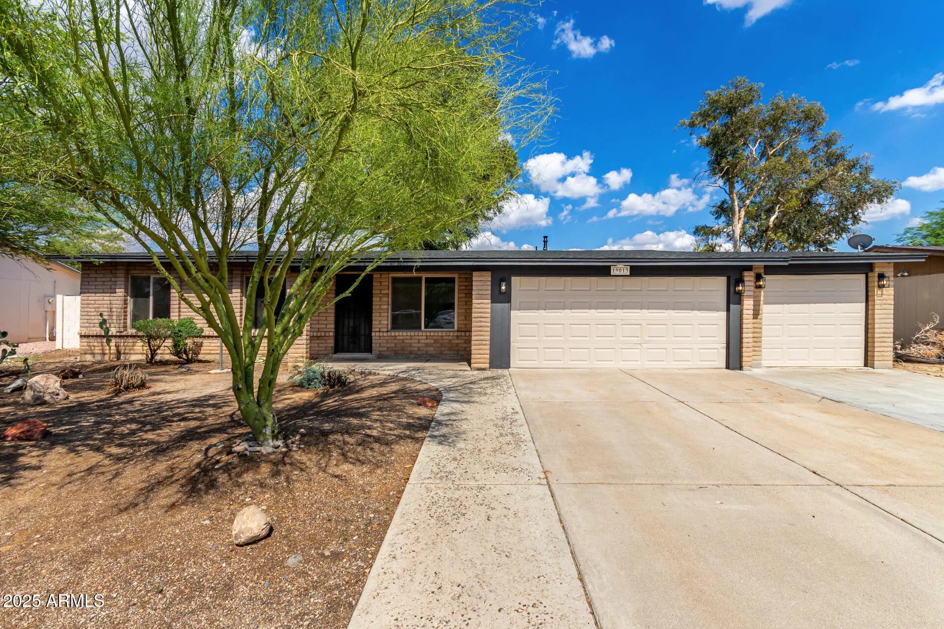 Photo of Listing #6875810