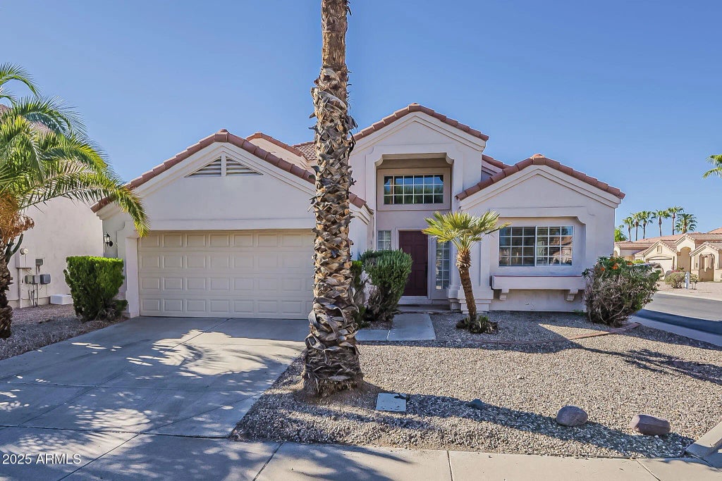 823 W Bradford Drive, Gilbert