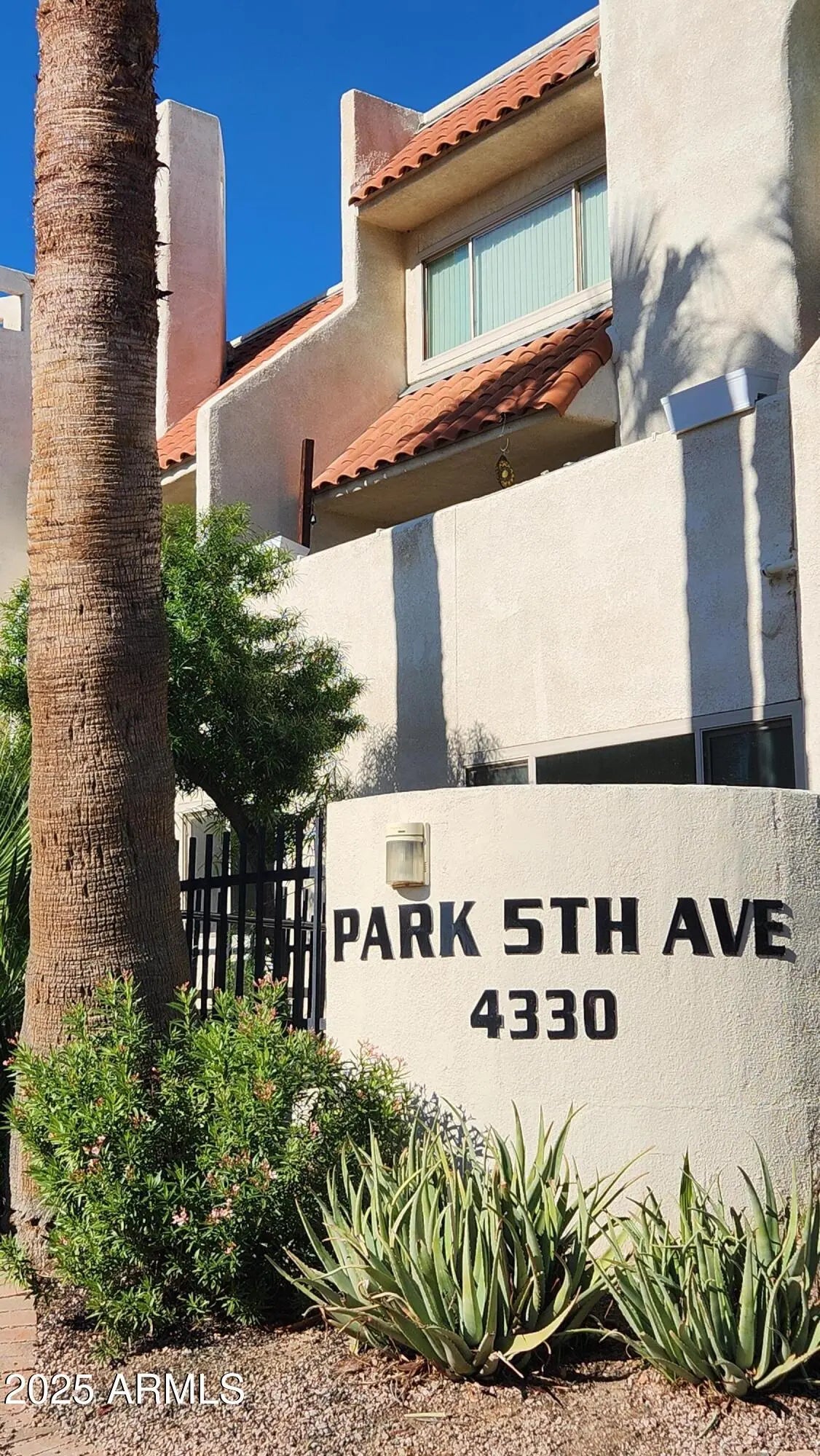 Photo of Listing #6876457