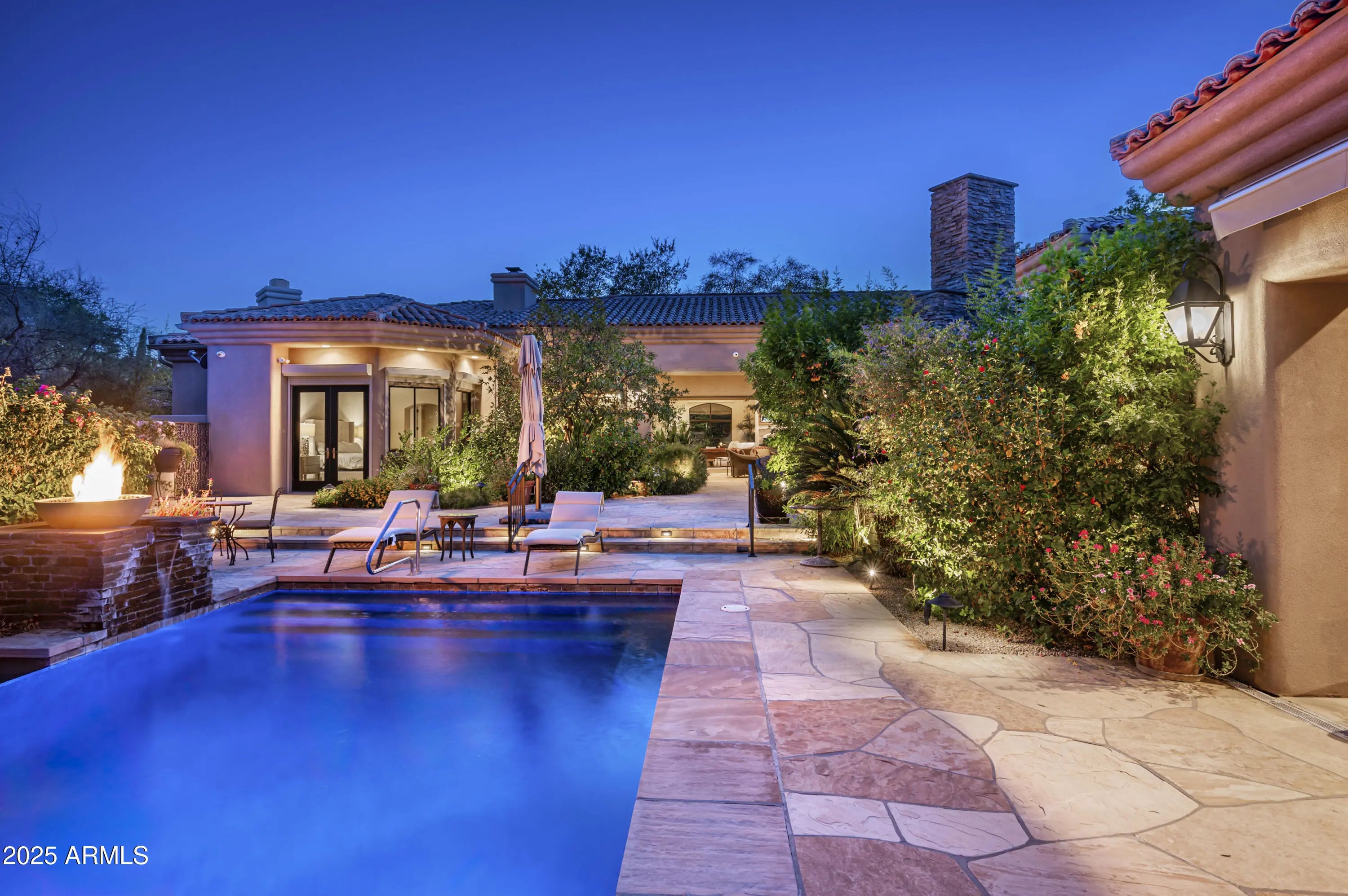 Photo of Listing #6915612