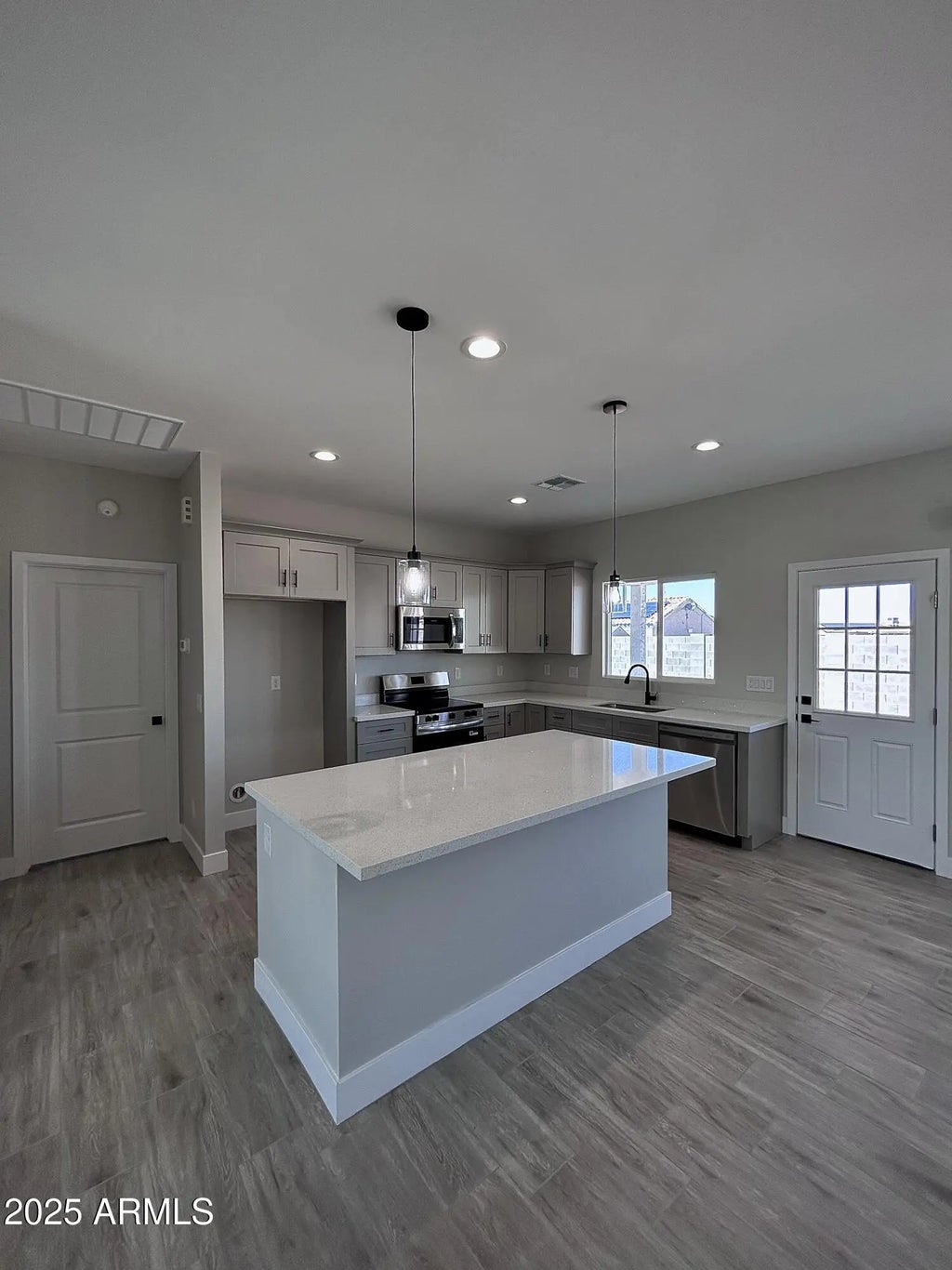 13575 S Silent Road, Arizona City