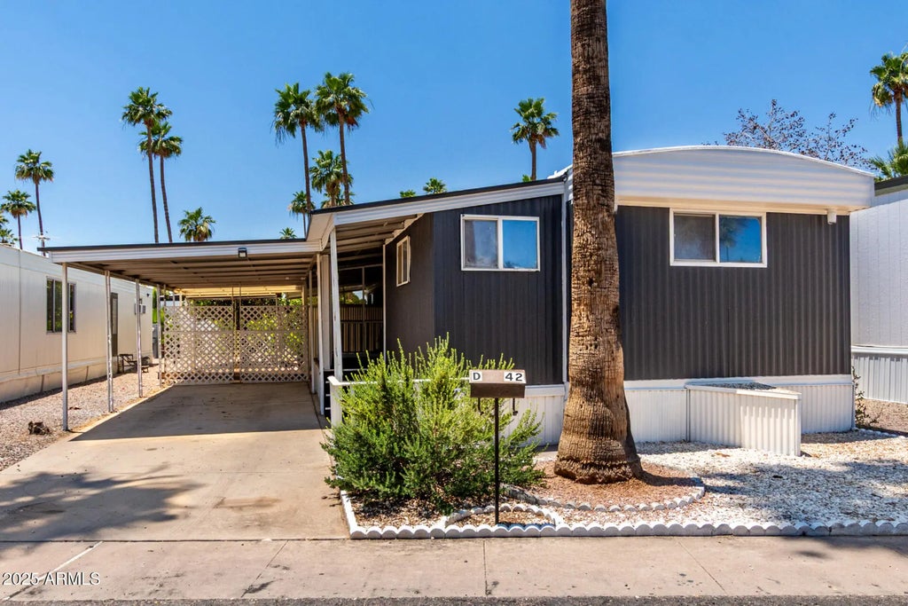 2050 W Dunlap Avenue (unit D42), Phoenix