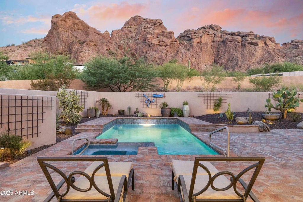 5984 N Echo Canyon Drive, Phoenix