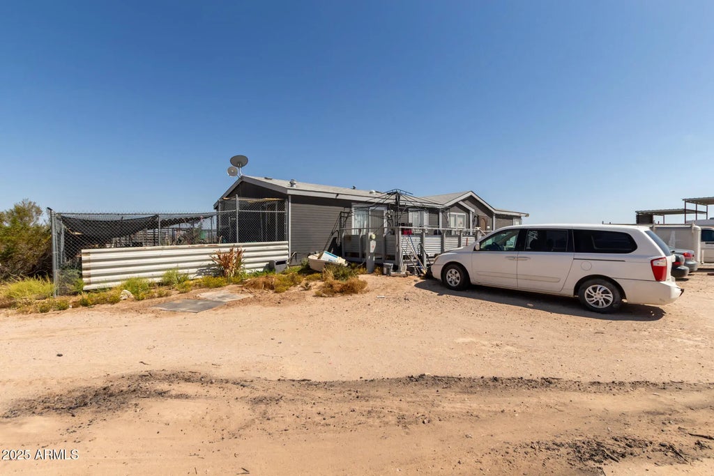 1607 S 369th Avenue, Tonopah