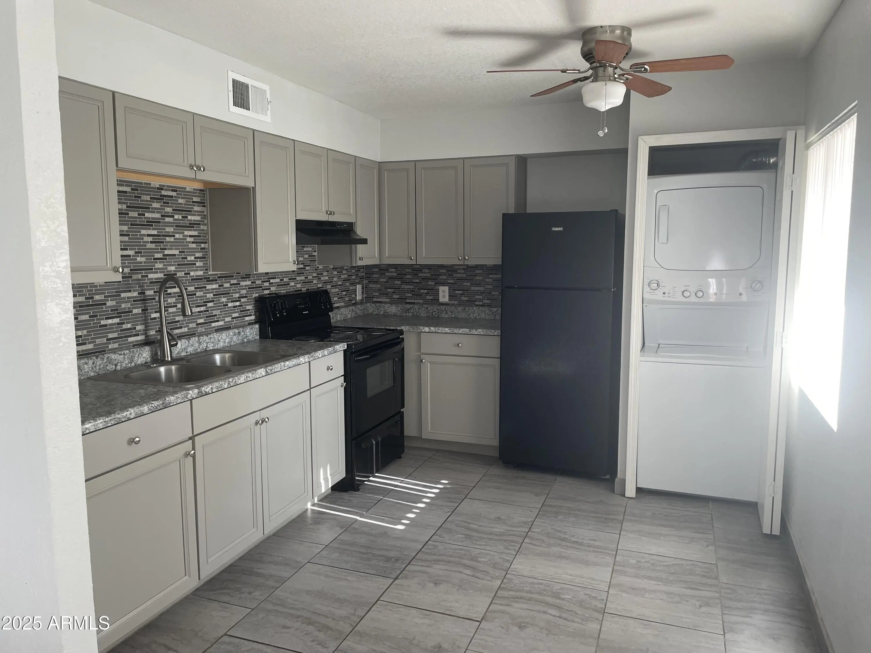 Photo of Listing #6877172