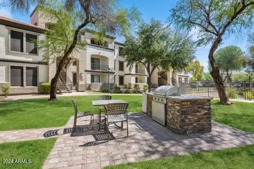 Photo of Listing #6877475