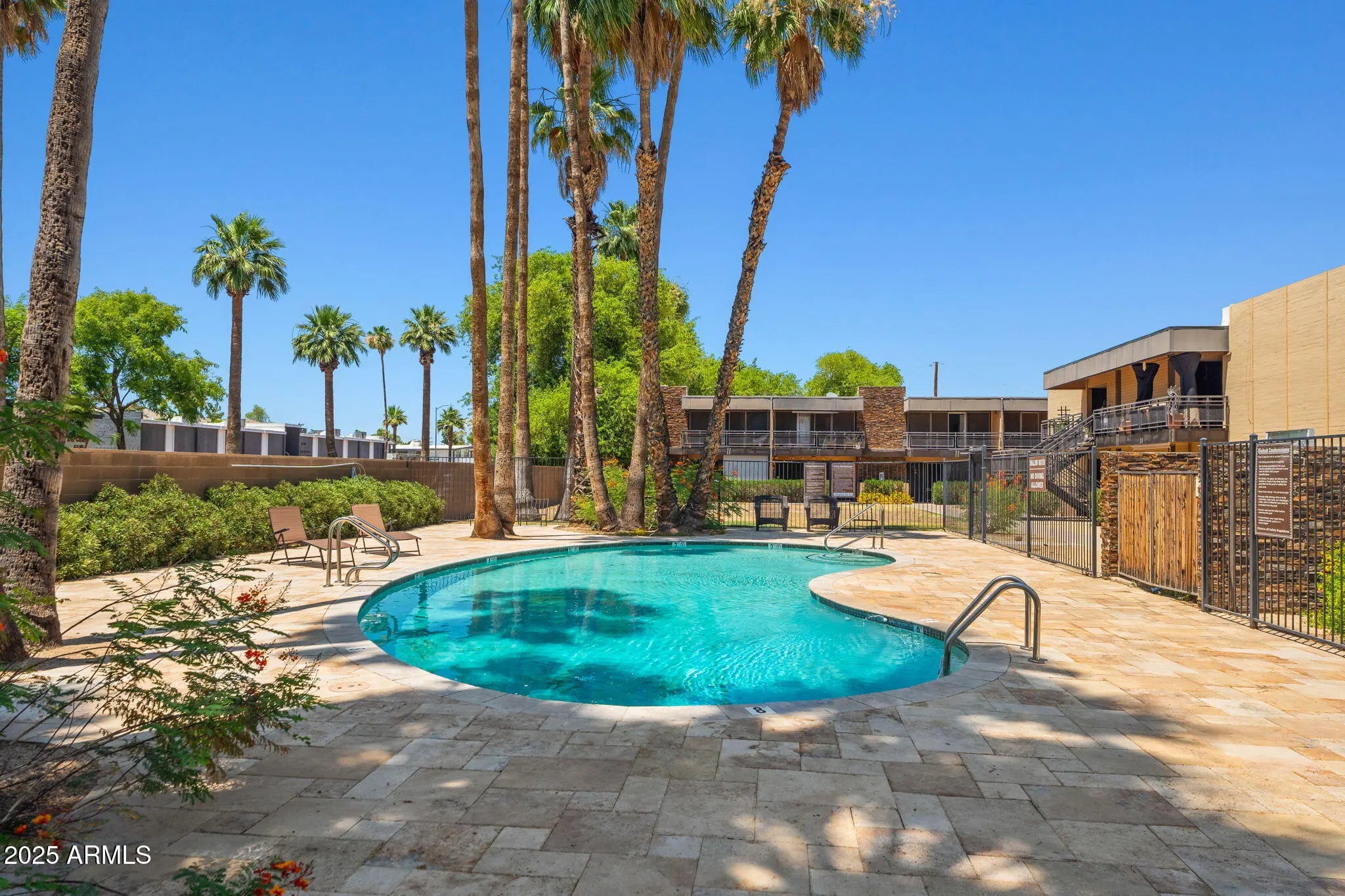 Photo of Listing #6878090