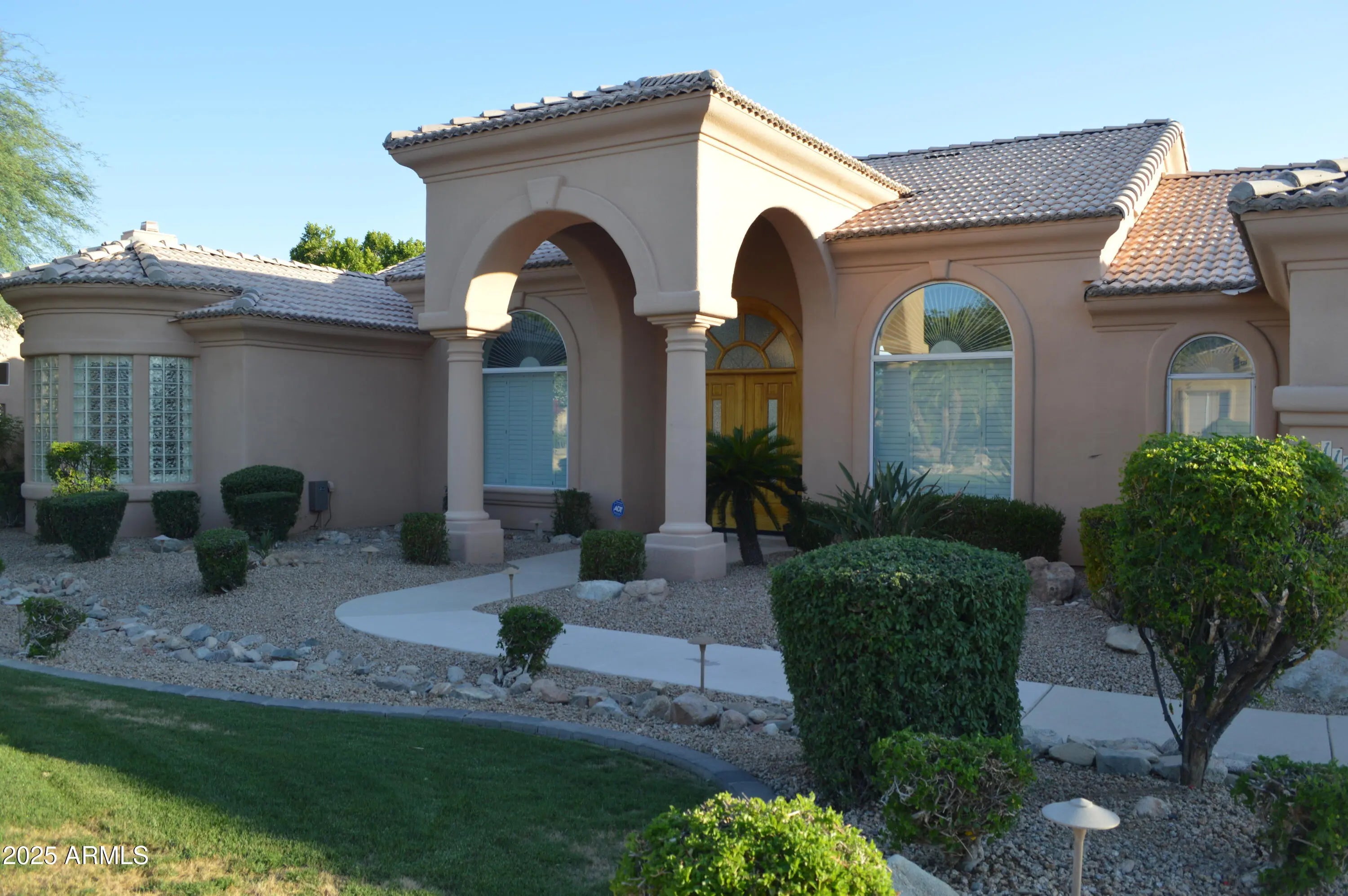 Photo of Listing #6878452