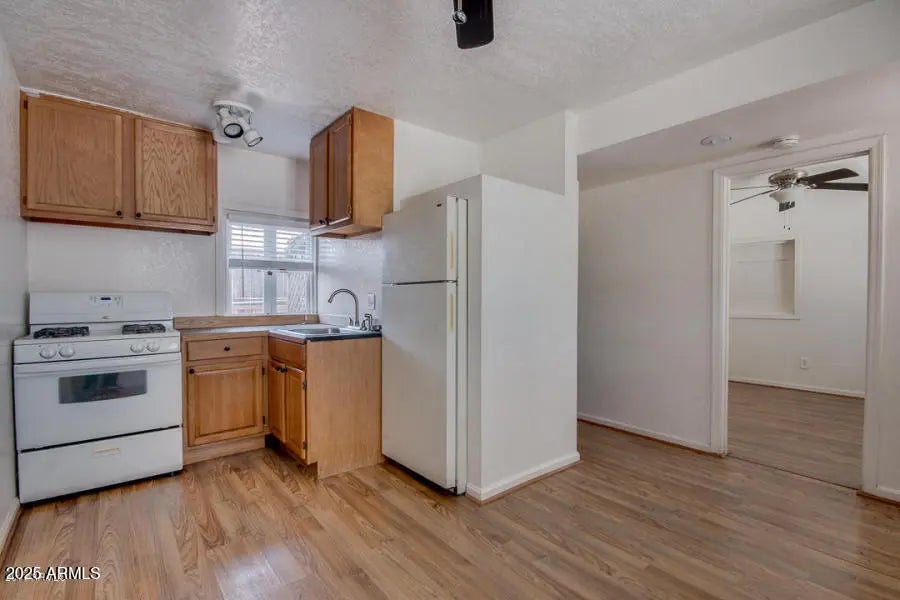 Photo of Listing #6878184