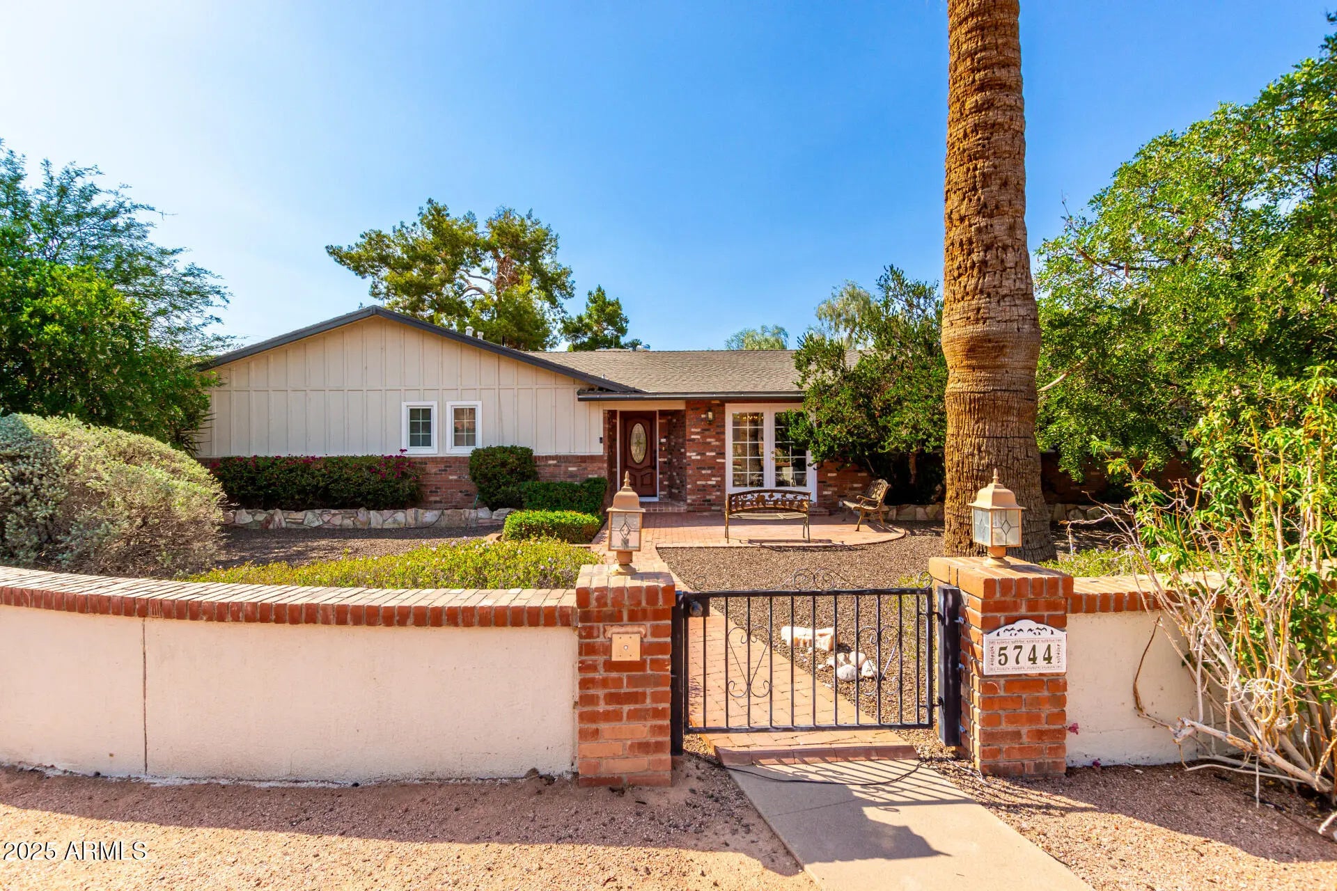 Photo of Listing #6879079