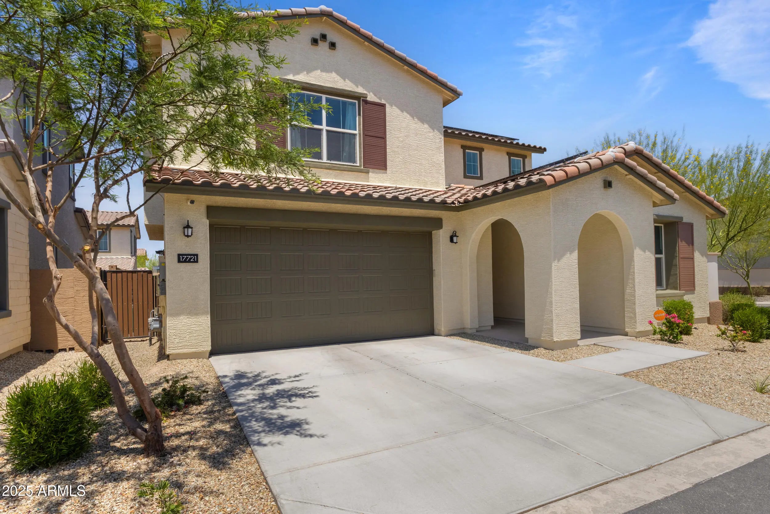 Photo of Listing #6879880