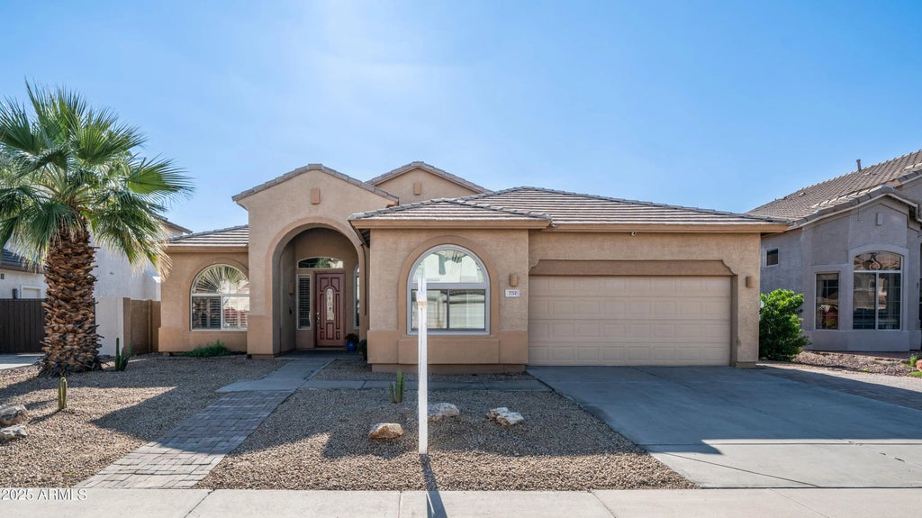 757 W Carob Way, Chandler