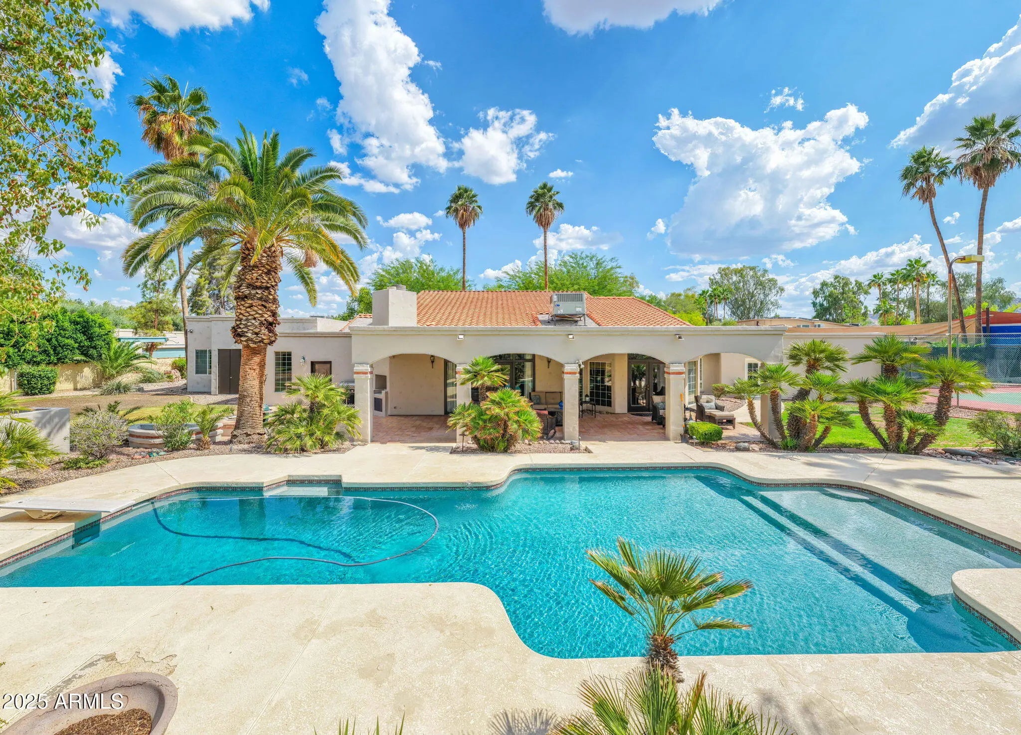 Photo of Listing #6885247