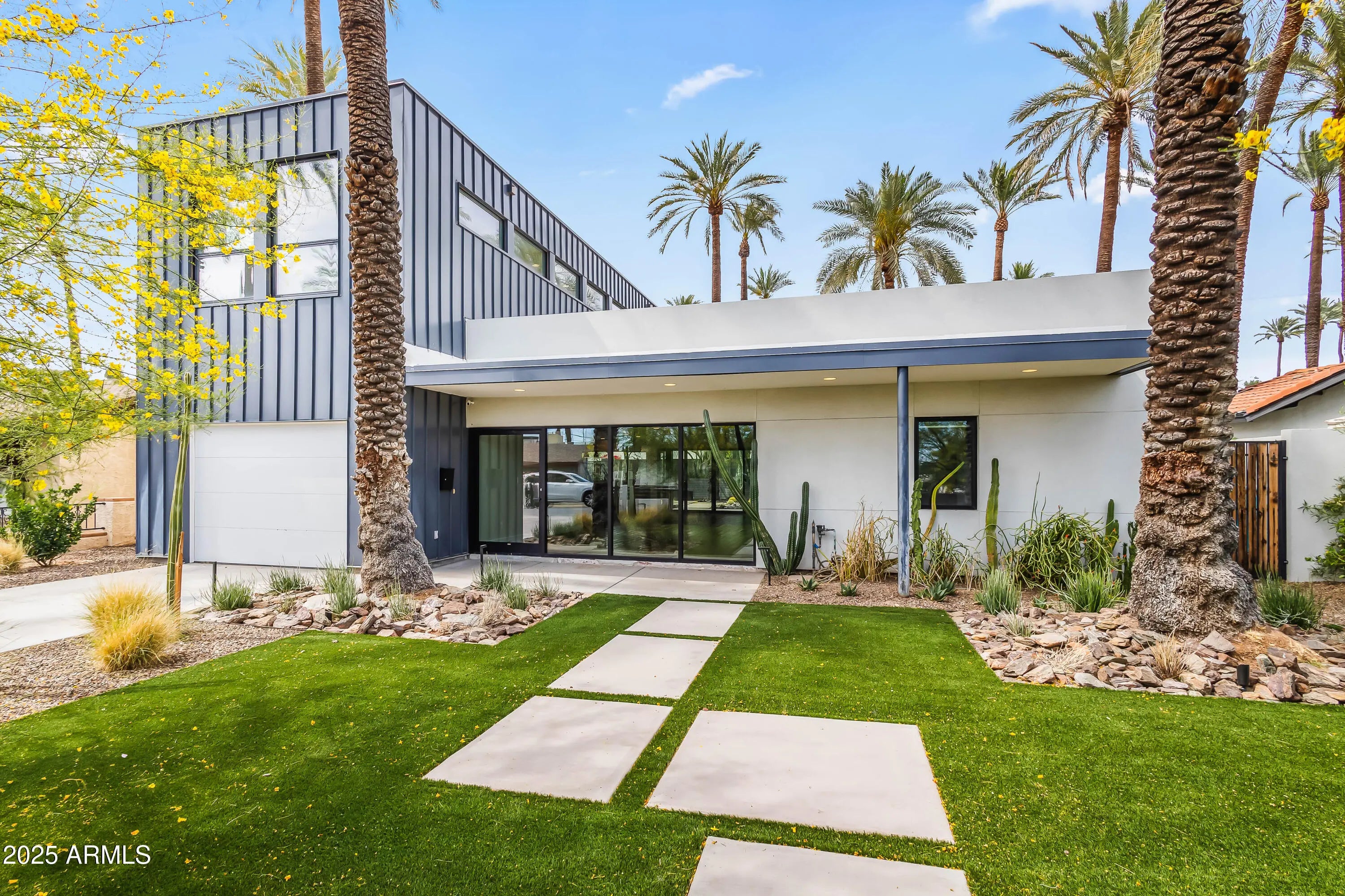 Photo of Listing #6879376