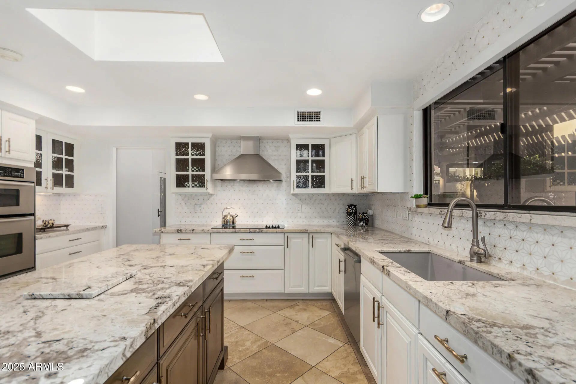 Photo of Listing #6901033