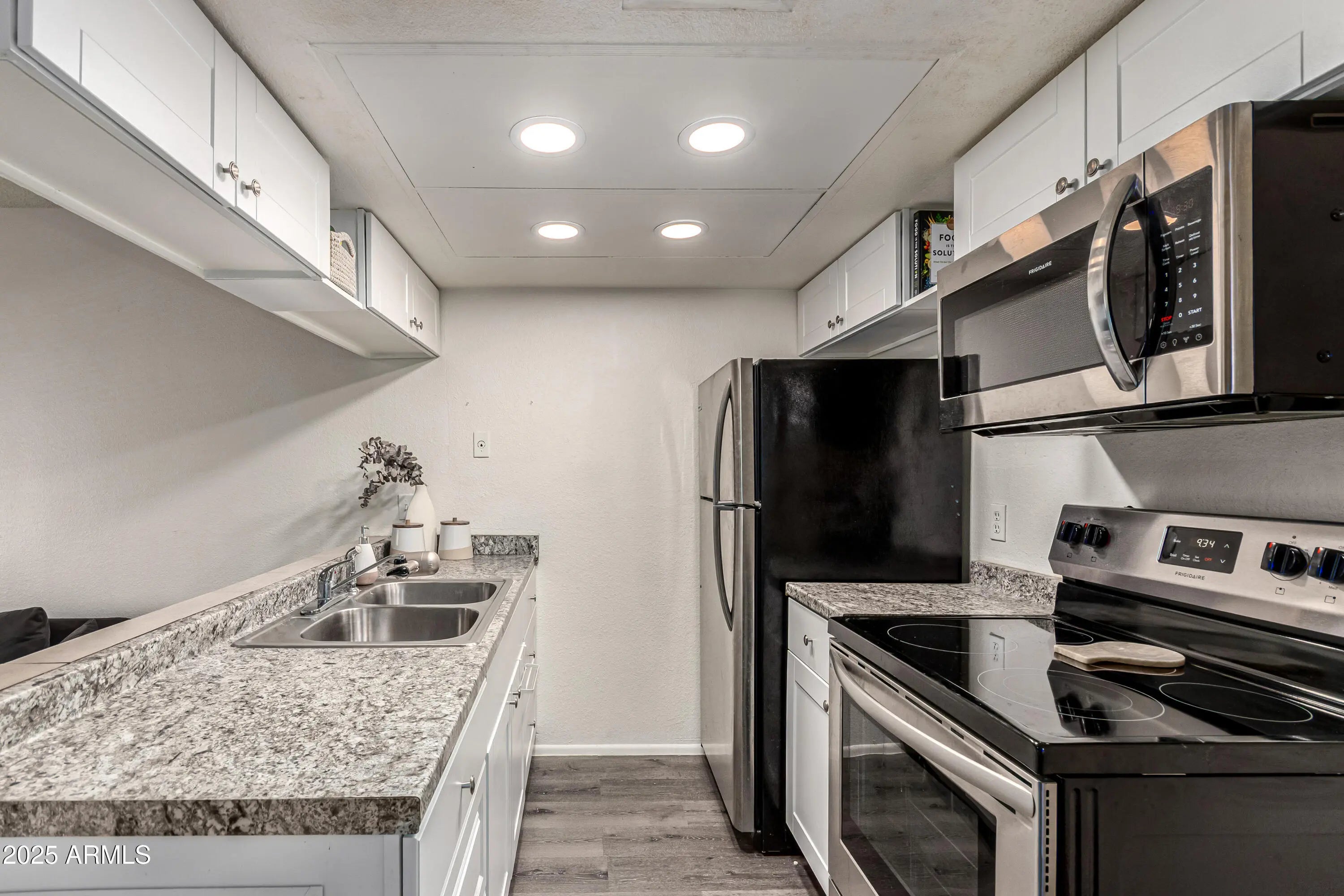 Photo of Listing #6880039