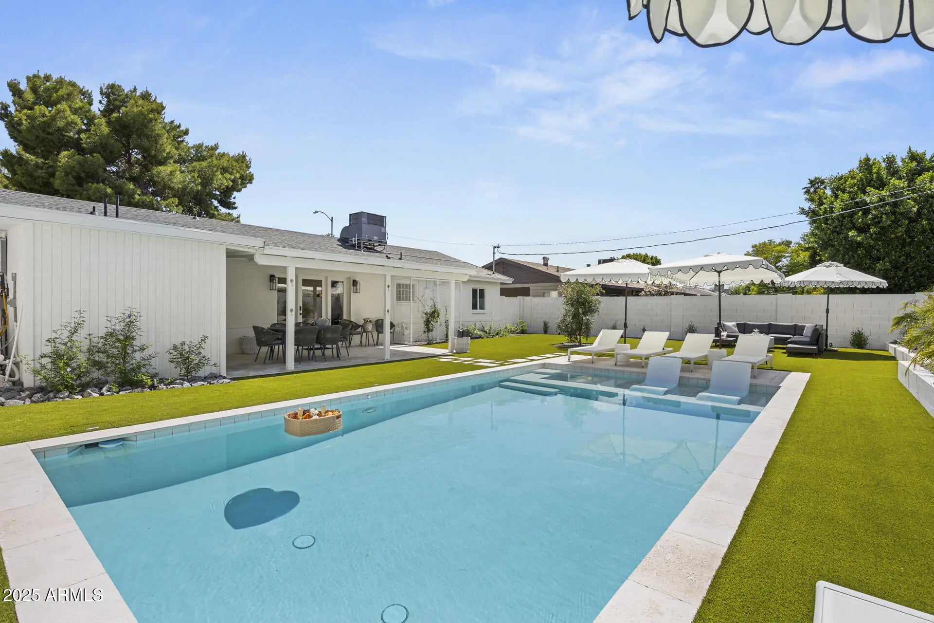 Photo of Listing #6974317