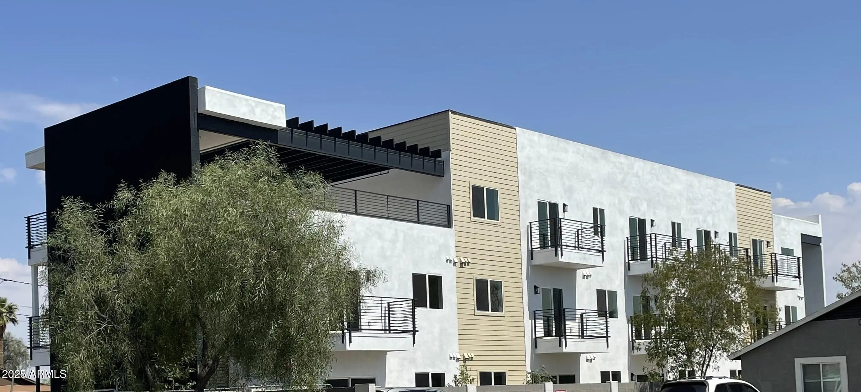 Photo of Listing #6879361