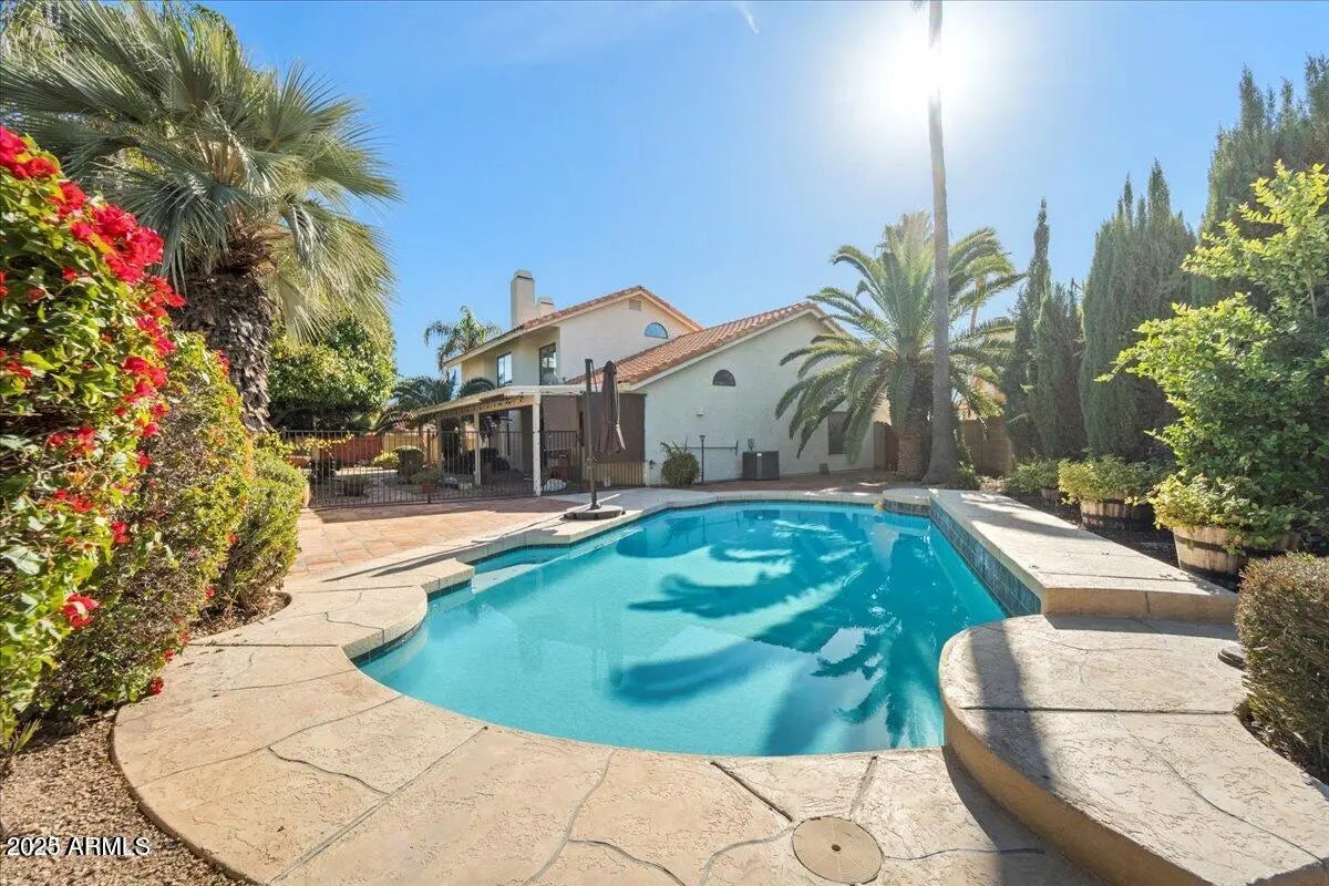 Photo of Listing #6879393