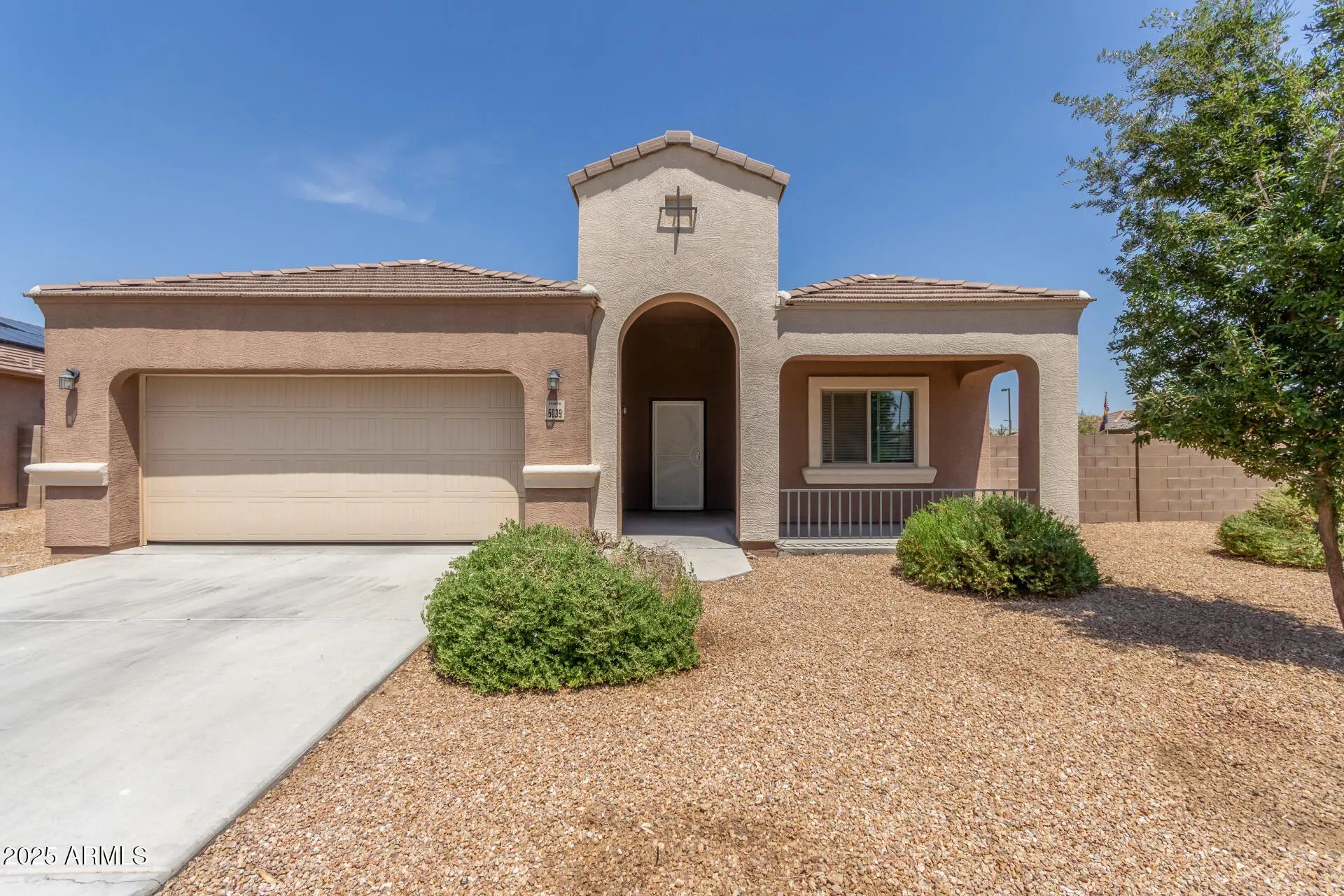 Photo of Listing #6879809