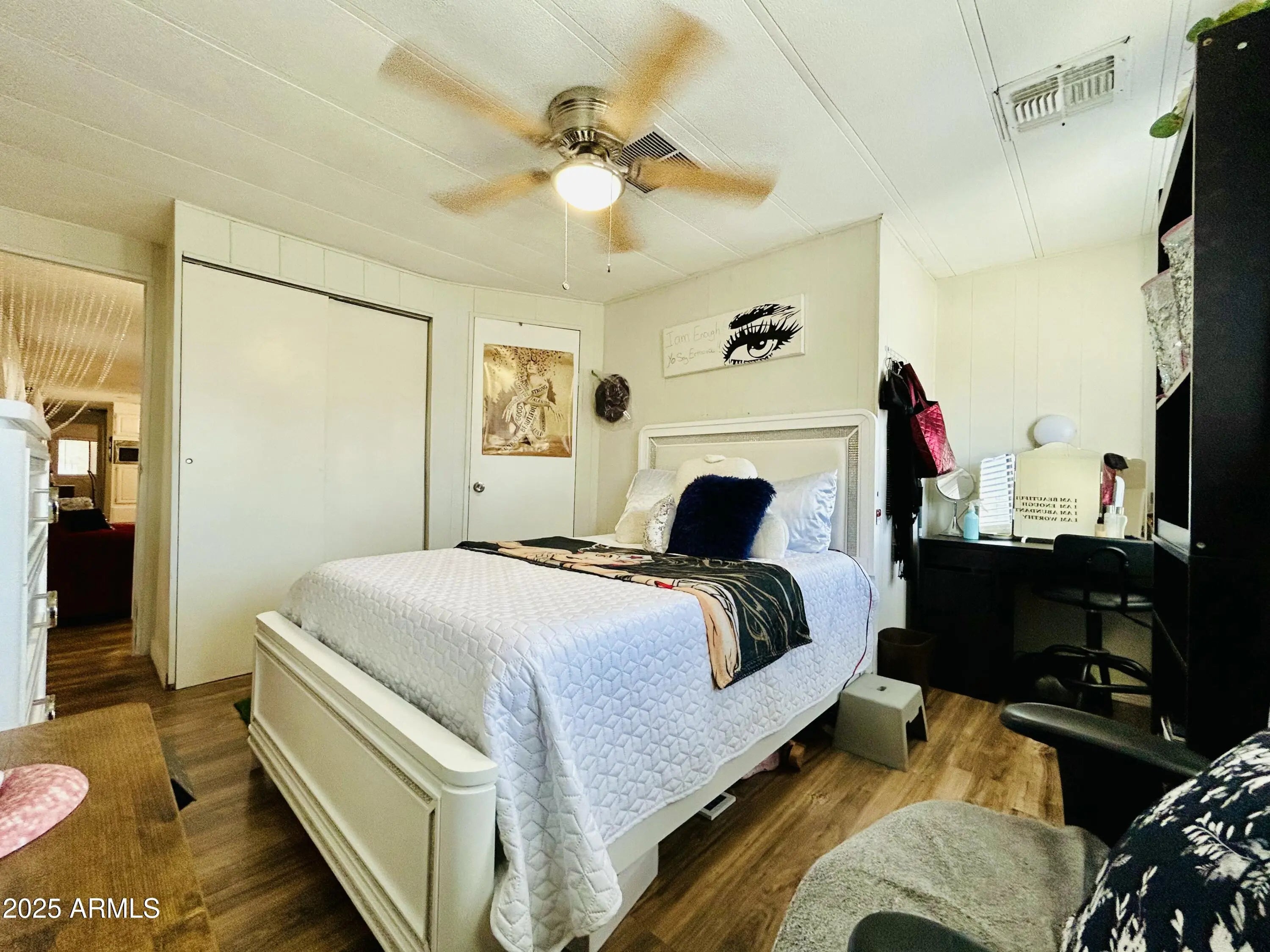 Photo of Listing #6880061