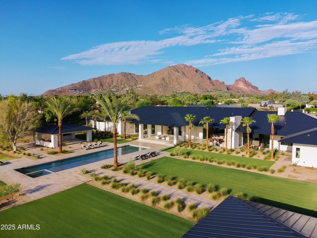 6215 N Casa Blanca Drive, Paradise Valley