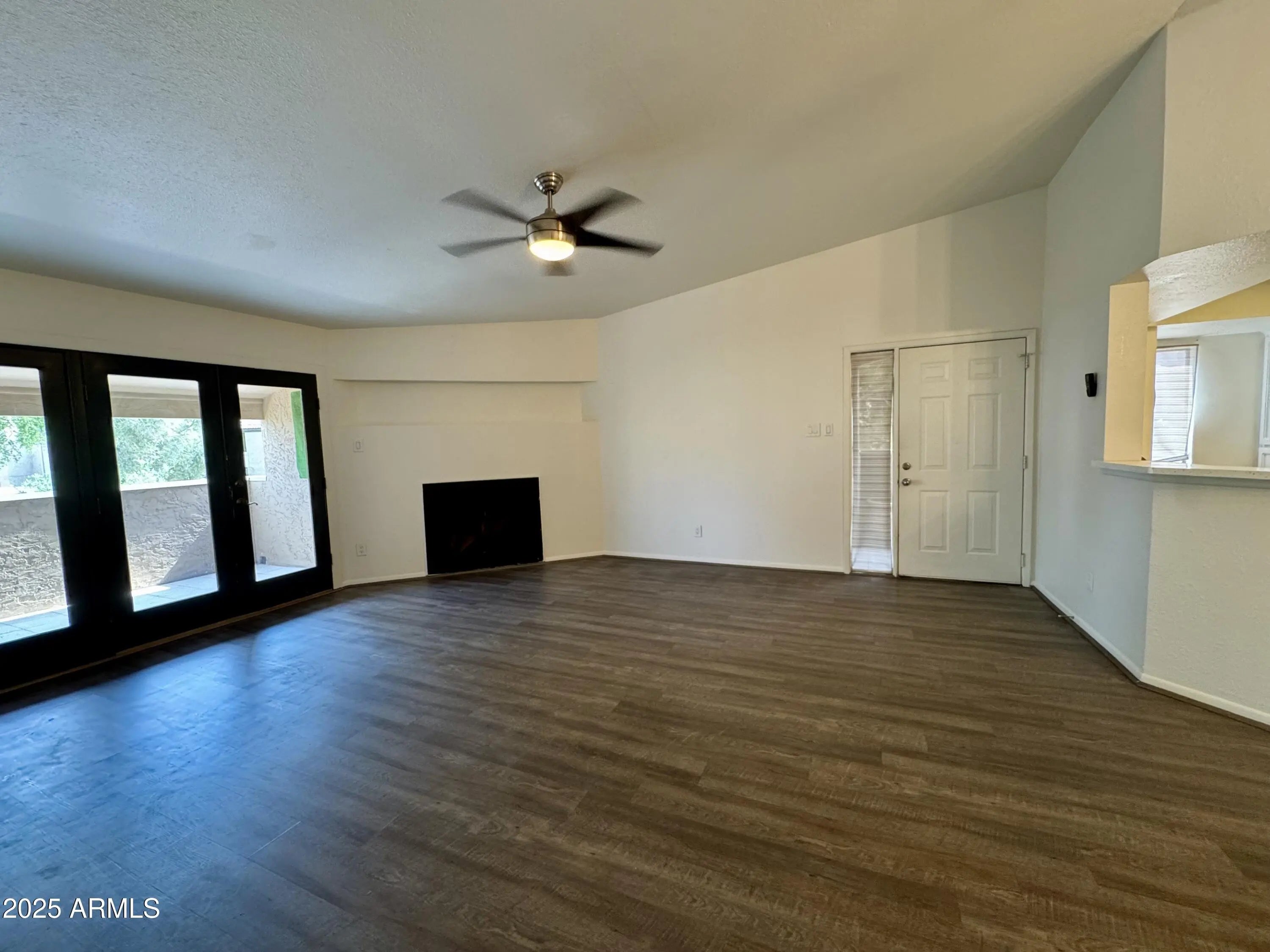 Photo of Listing #6893351