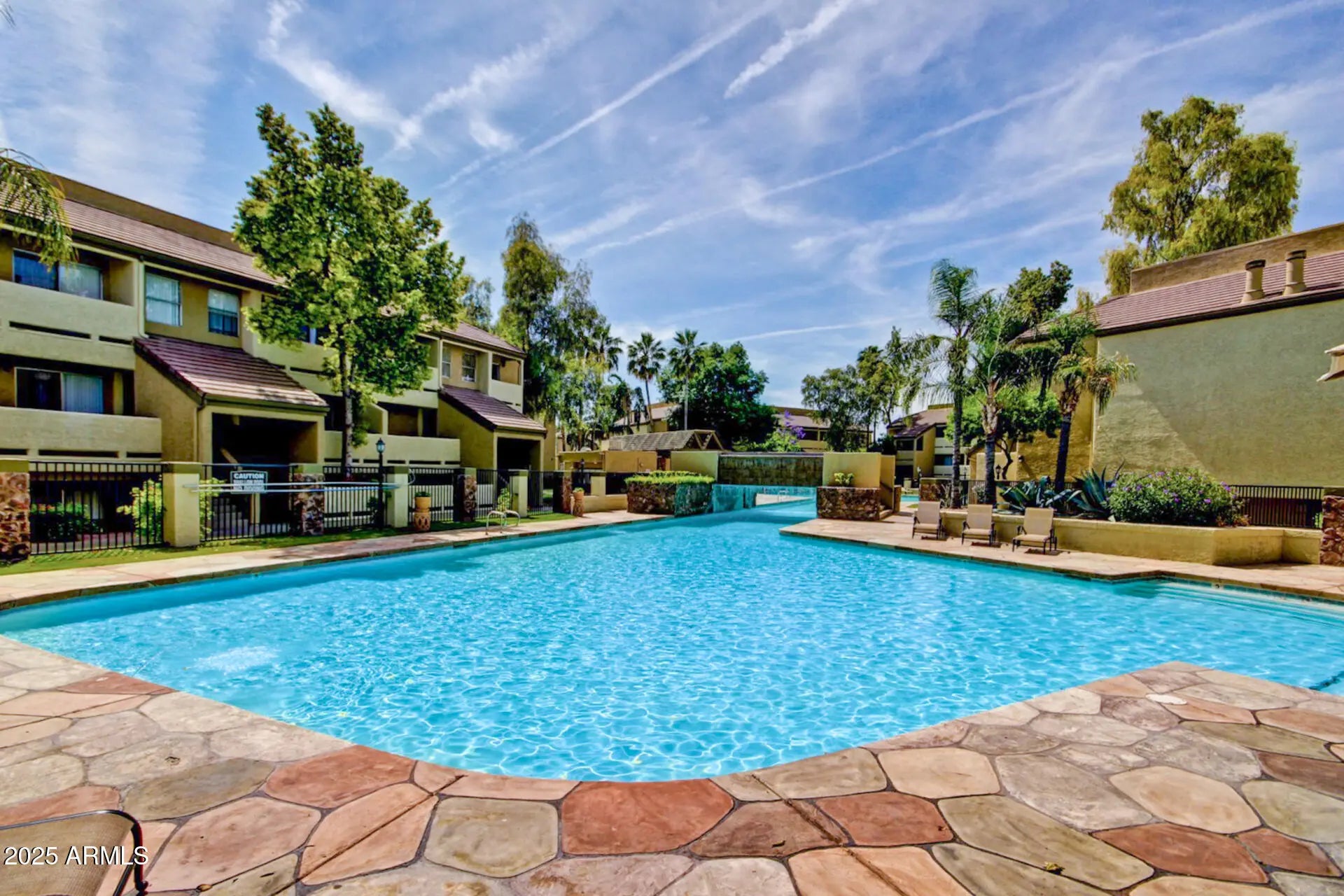 Photo of Listing #6880565