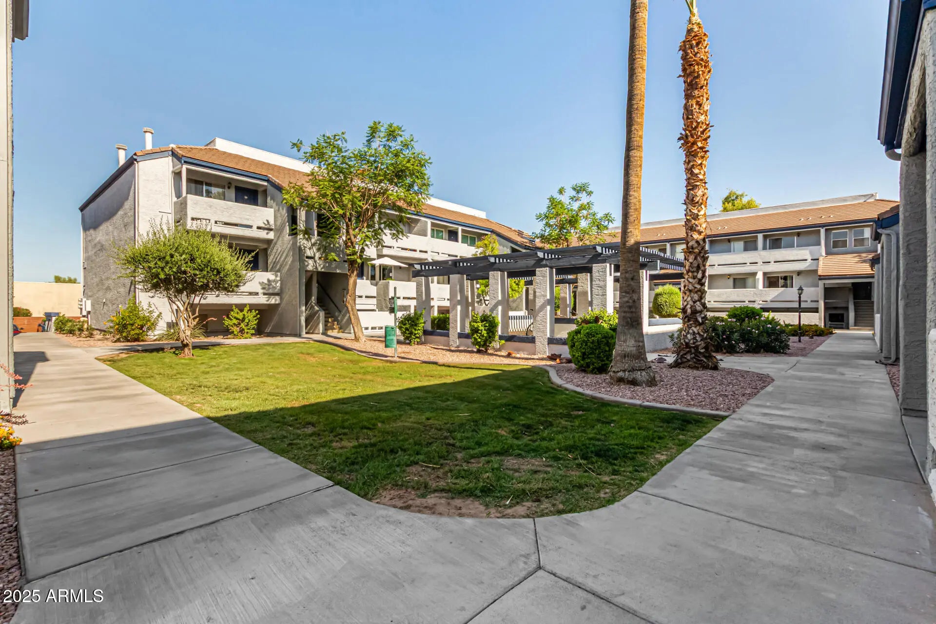 Photo of Listing #6880565