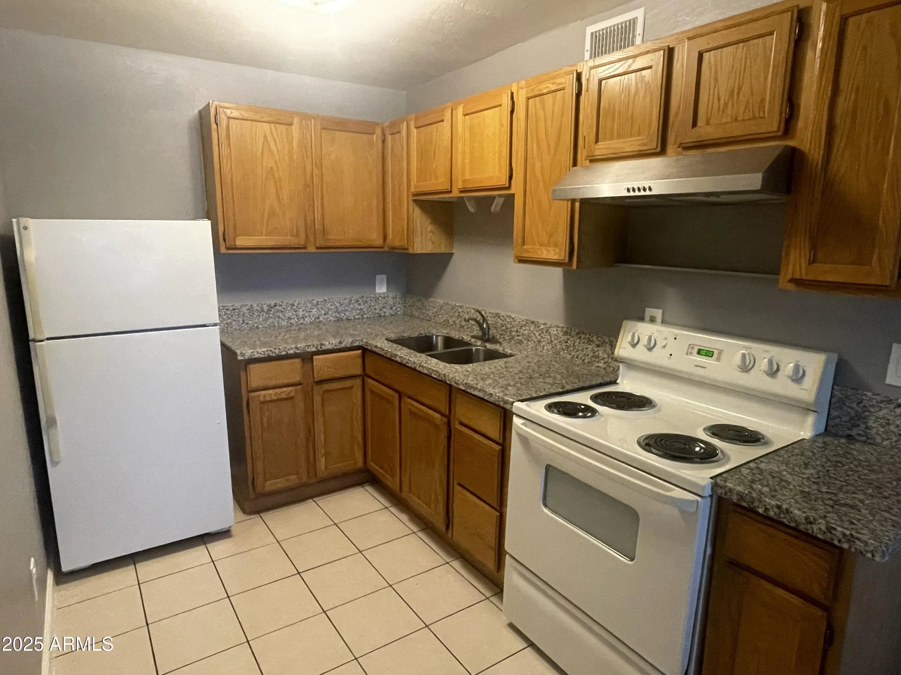 Photo of Listing #6880762