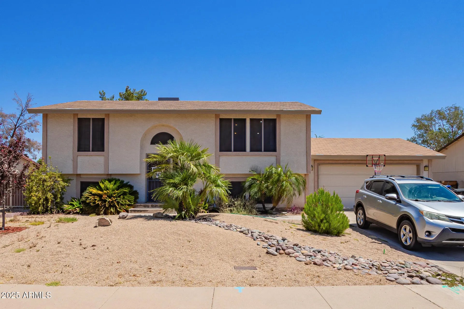 Photo of Listing #6881904