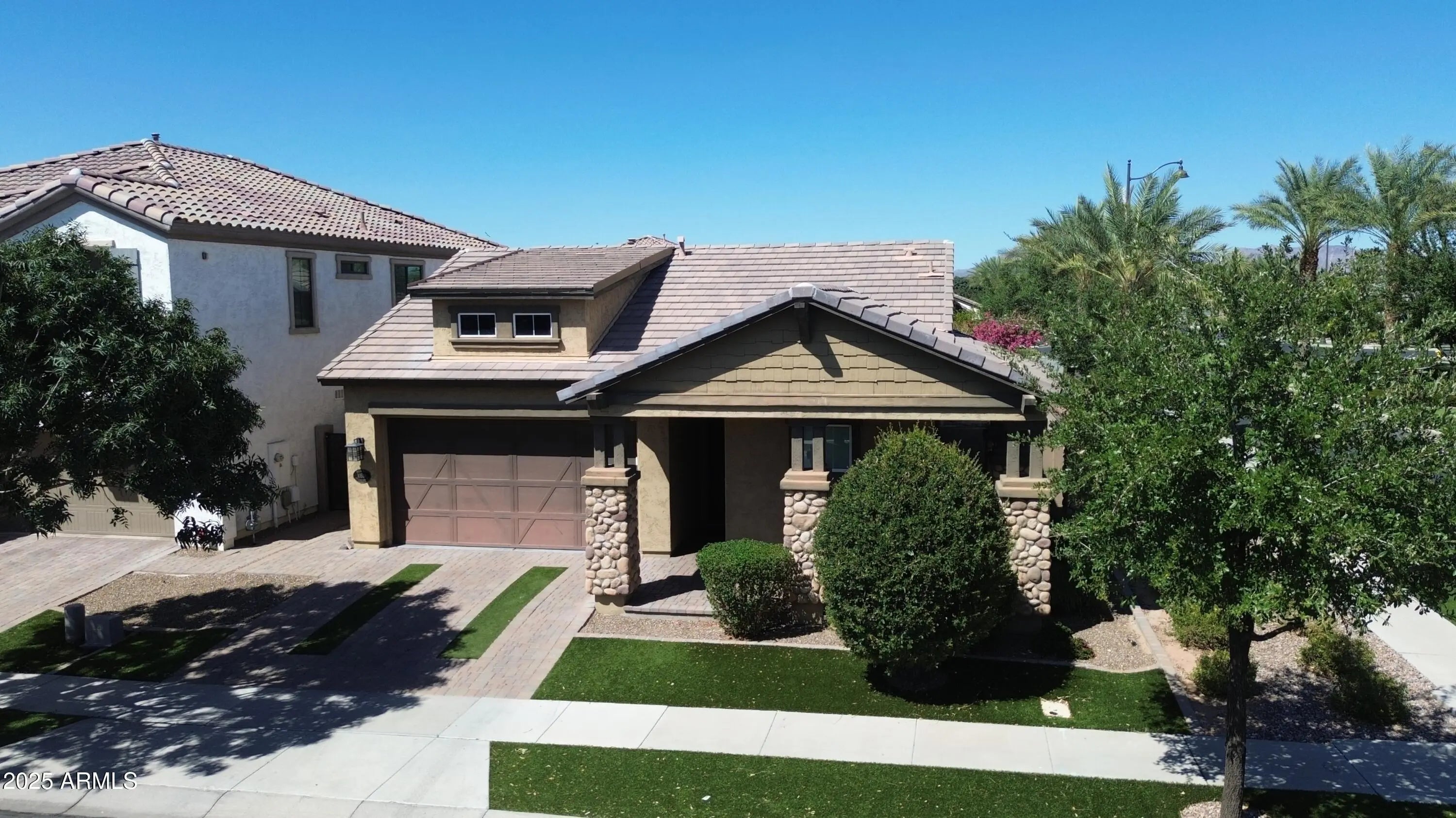 Photo of Listing #6881054